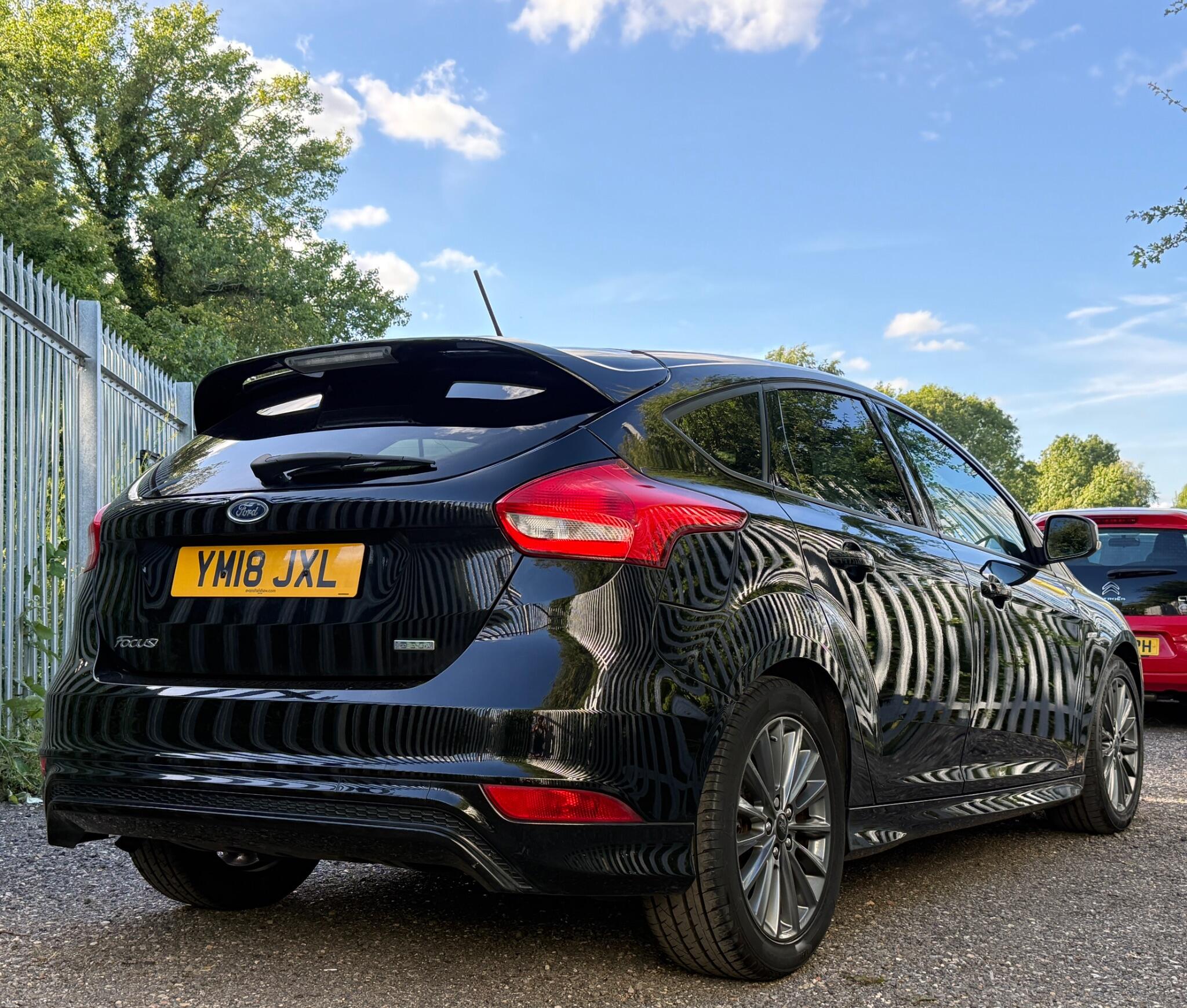 2018 Ford Focus image 14