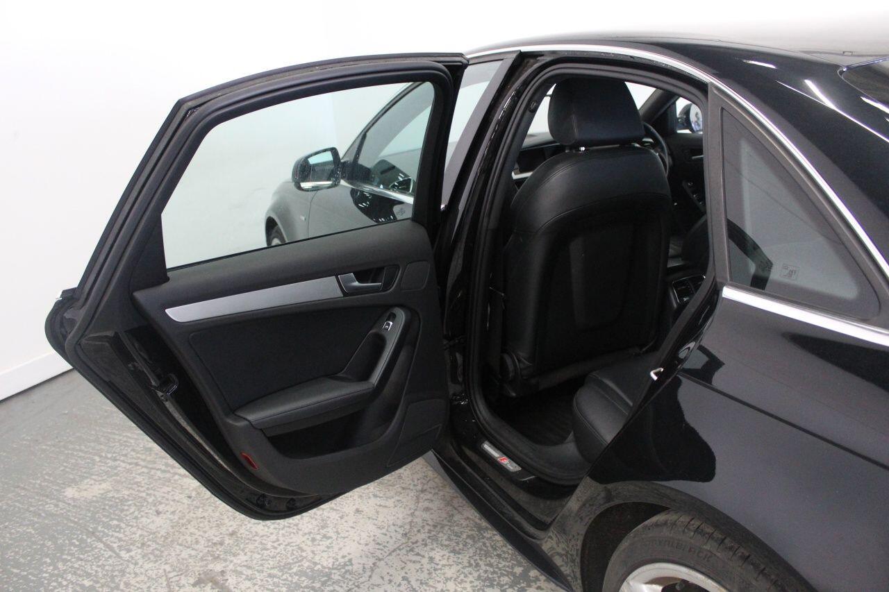 Audi A4 view 24