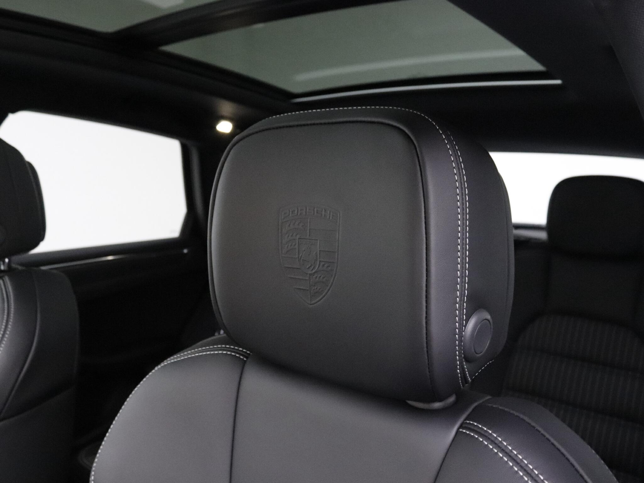Porsche Macan view 15