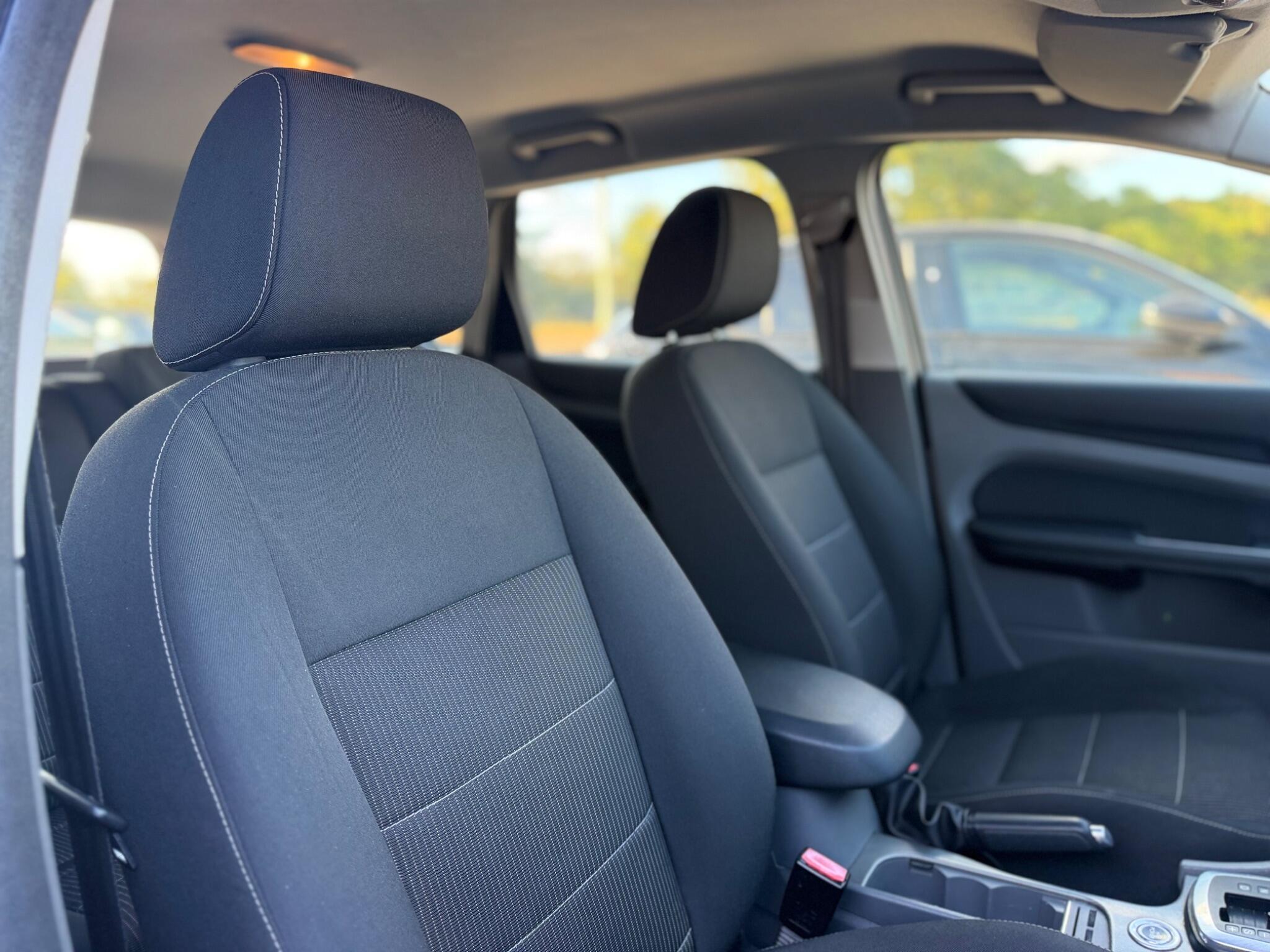 Ford Focus view 23