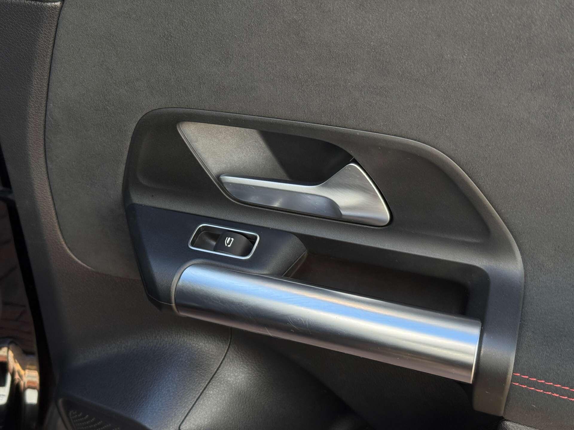 Mercedes-Benz EQA view 23
