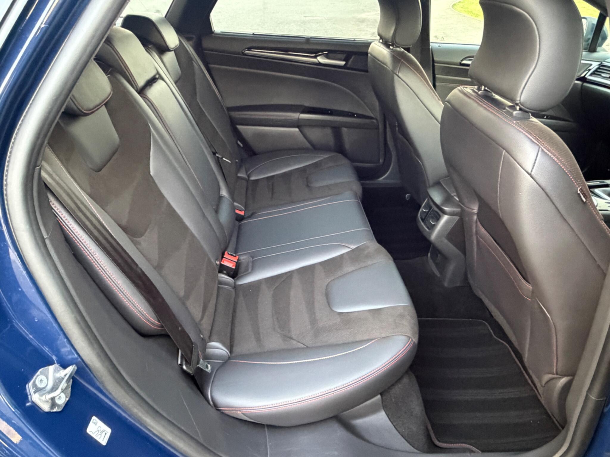 Ford Mondeo view 60