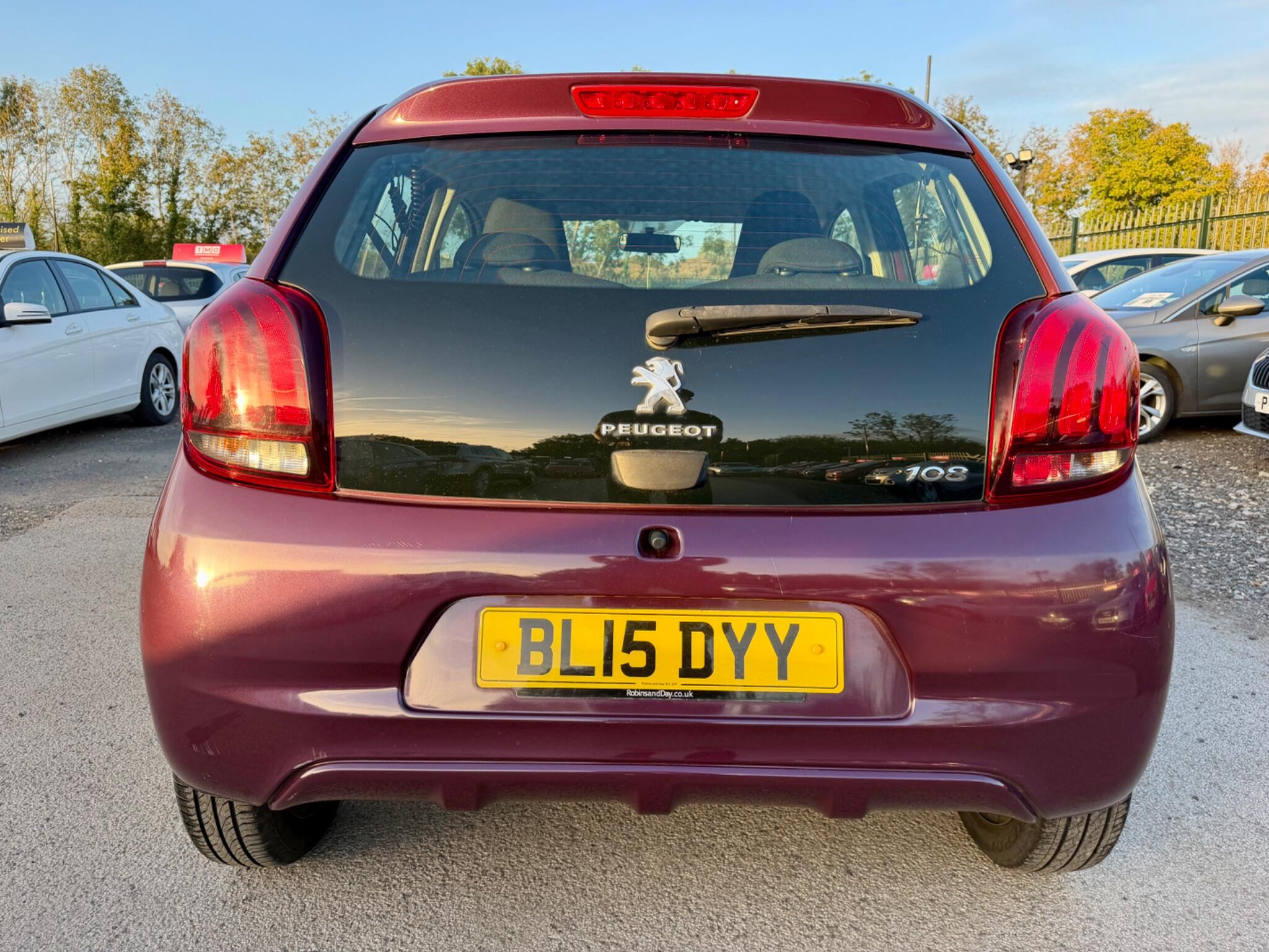 Peugeot 108 view 16
