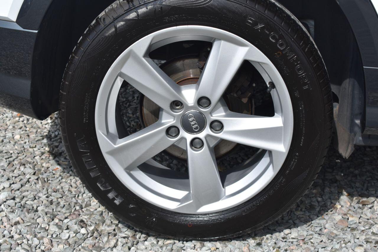 Audi Q2 view 6