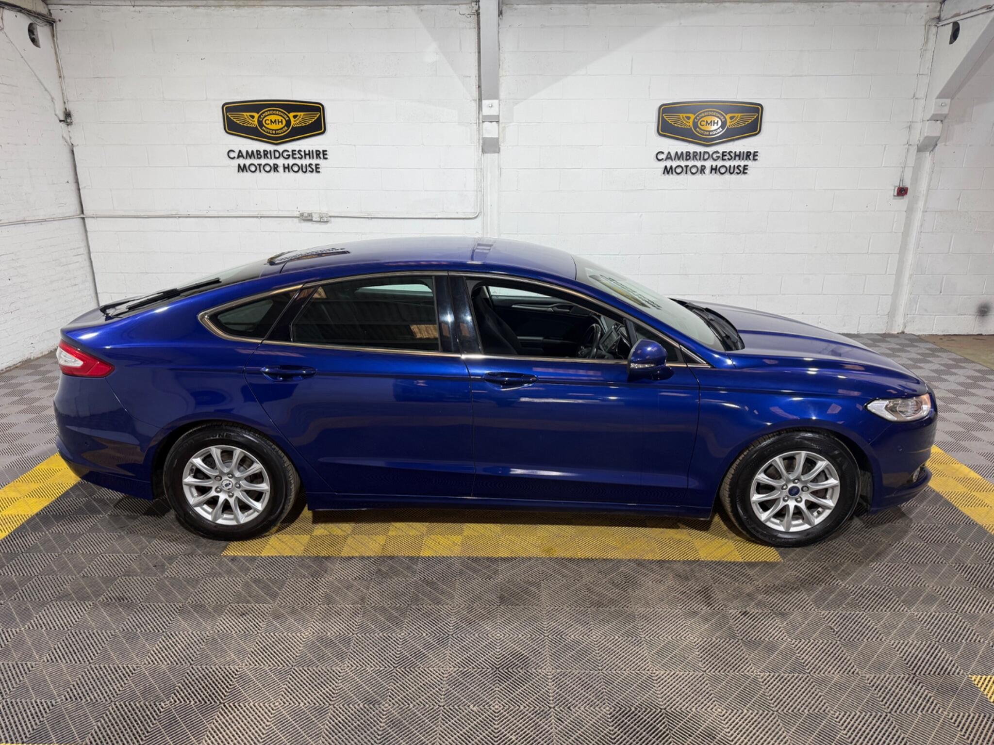 Ford Mondeo view 31