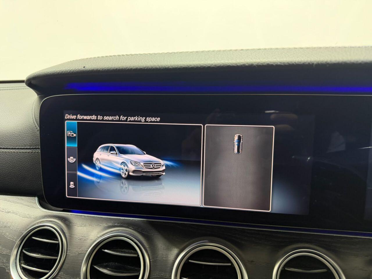 Mercedes-Benz E-Class view 33
