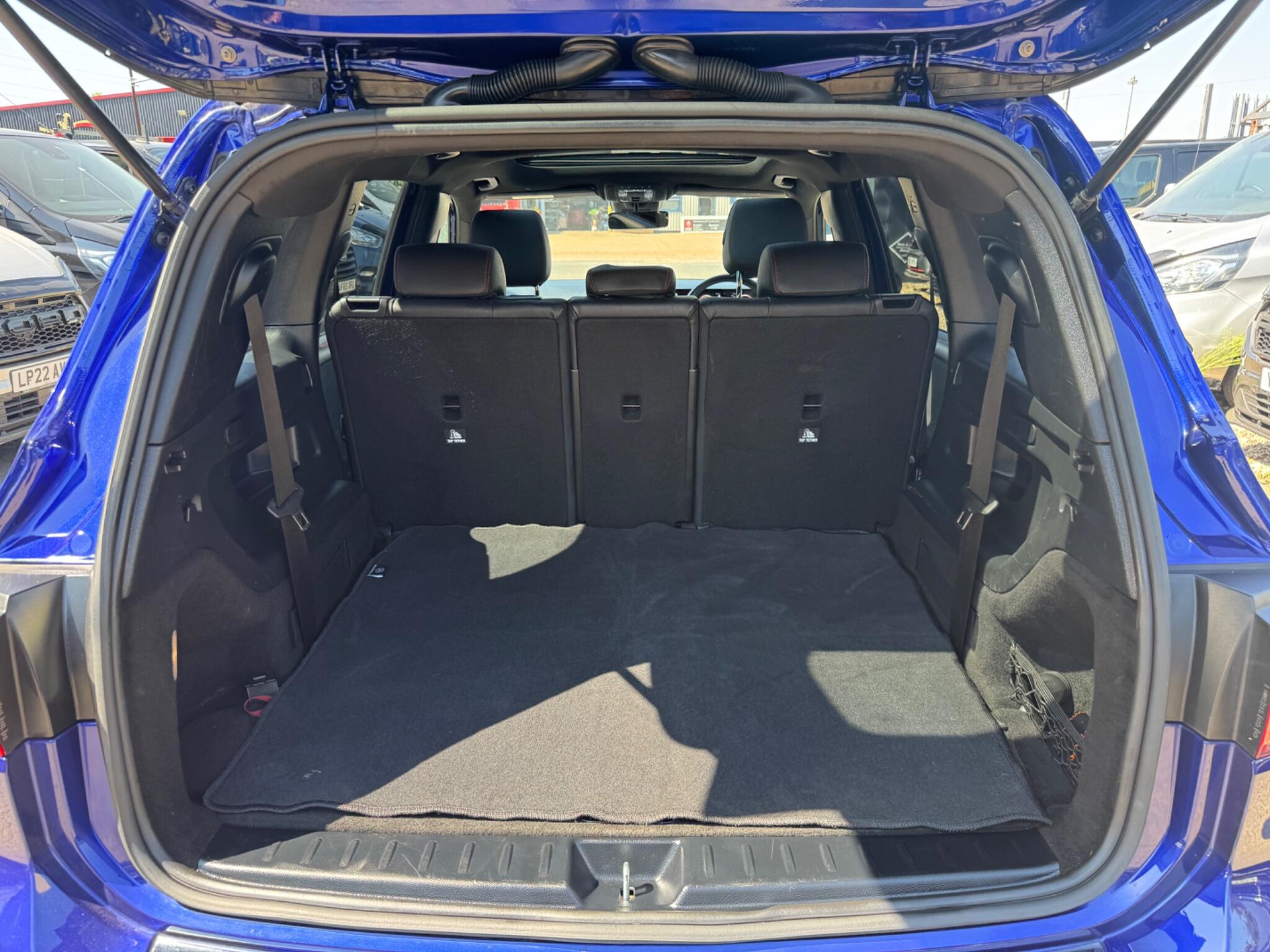 Mercedes-Benz GLB view 45