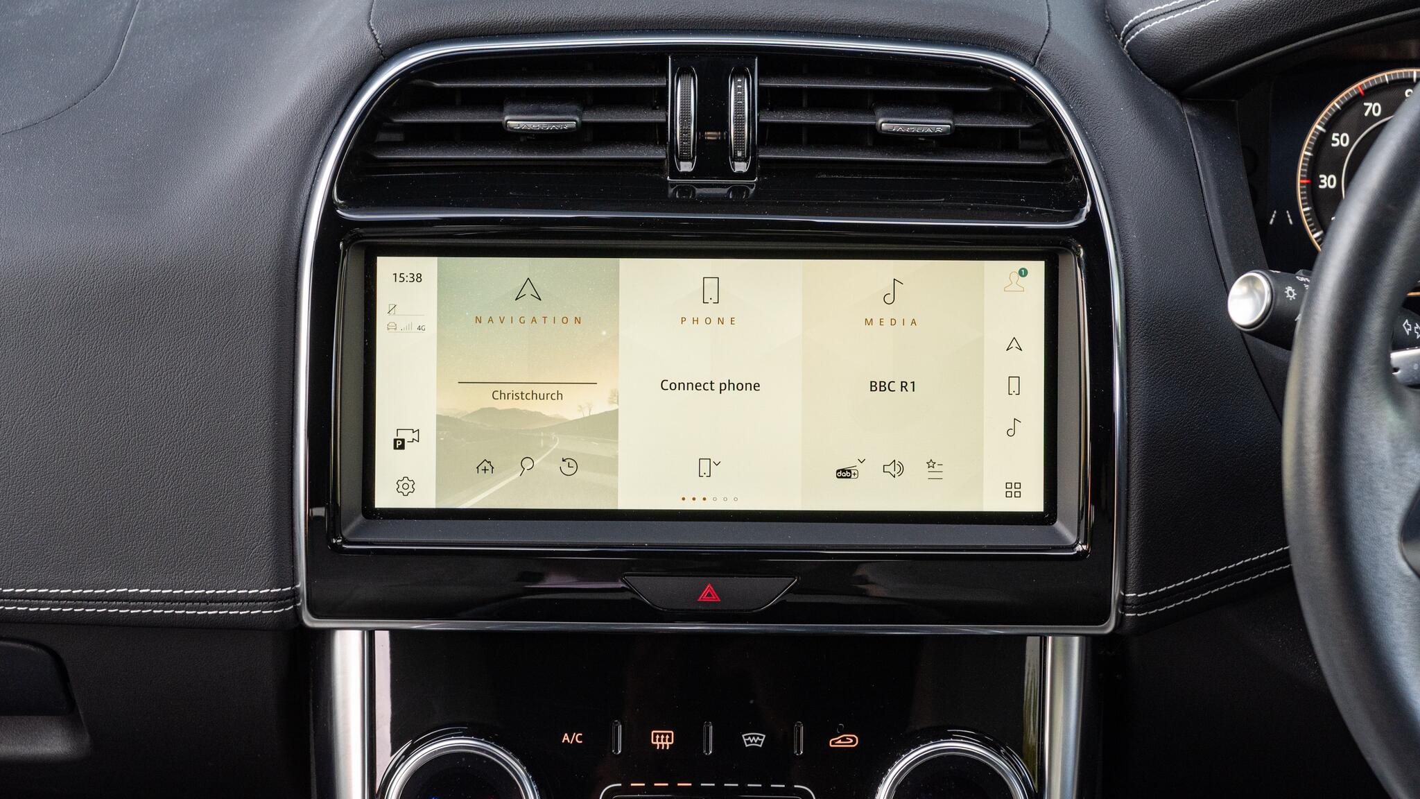 Jaguar Xe view 14