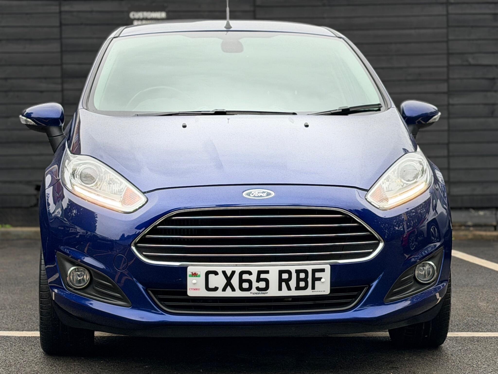 Ford Fiesta view 5