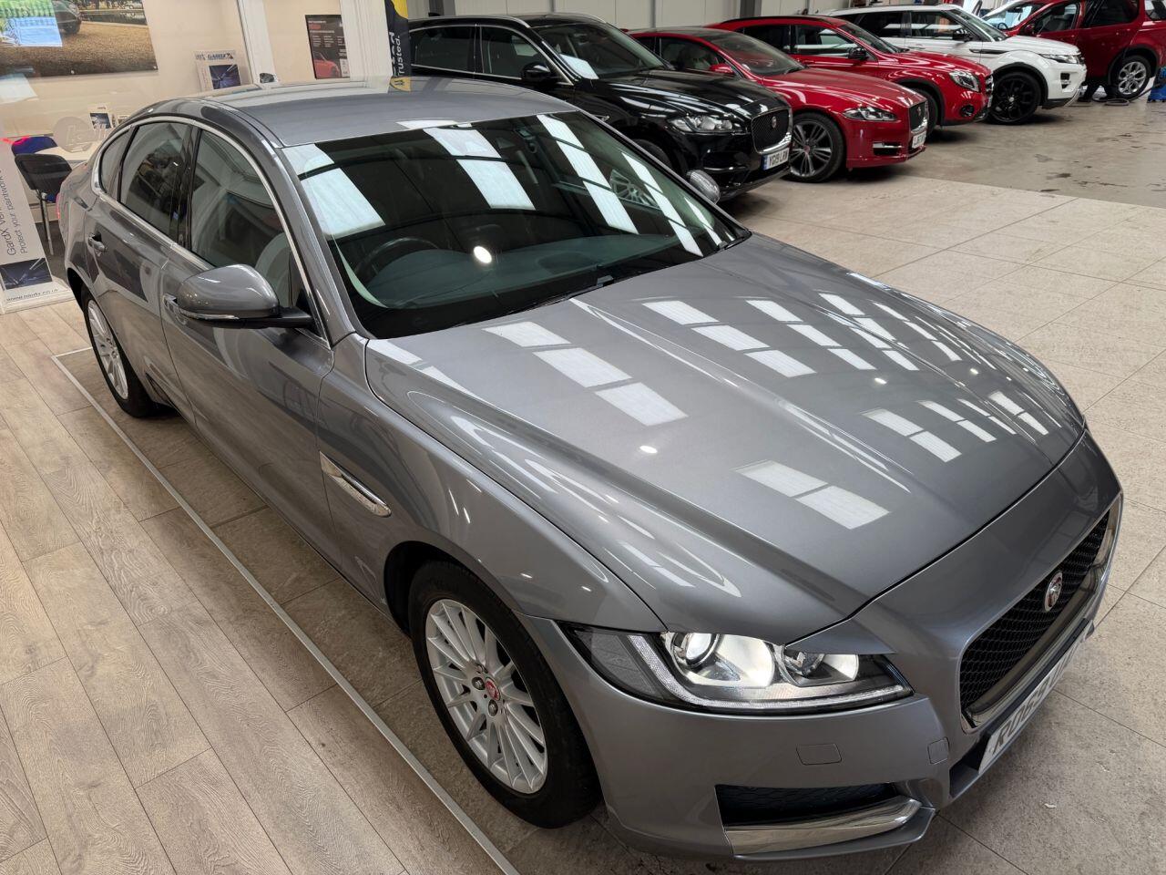 Jaguar XF view 7