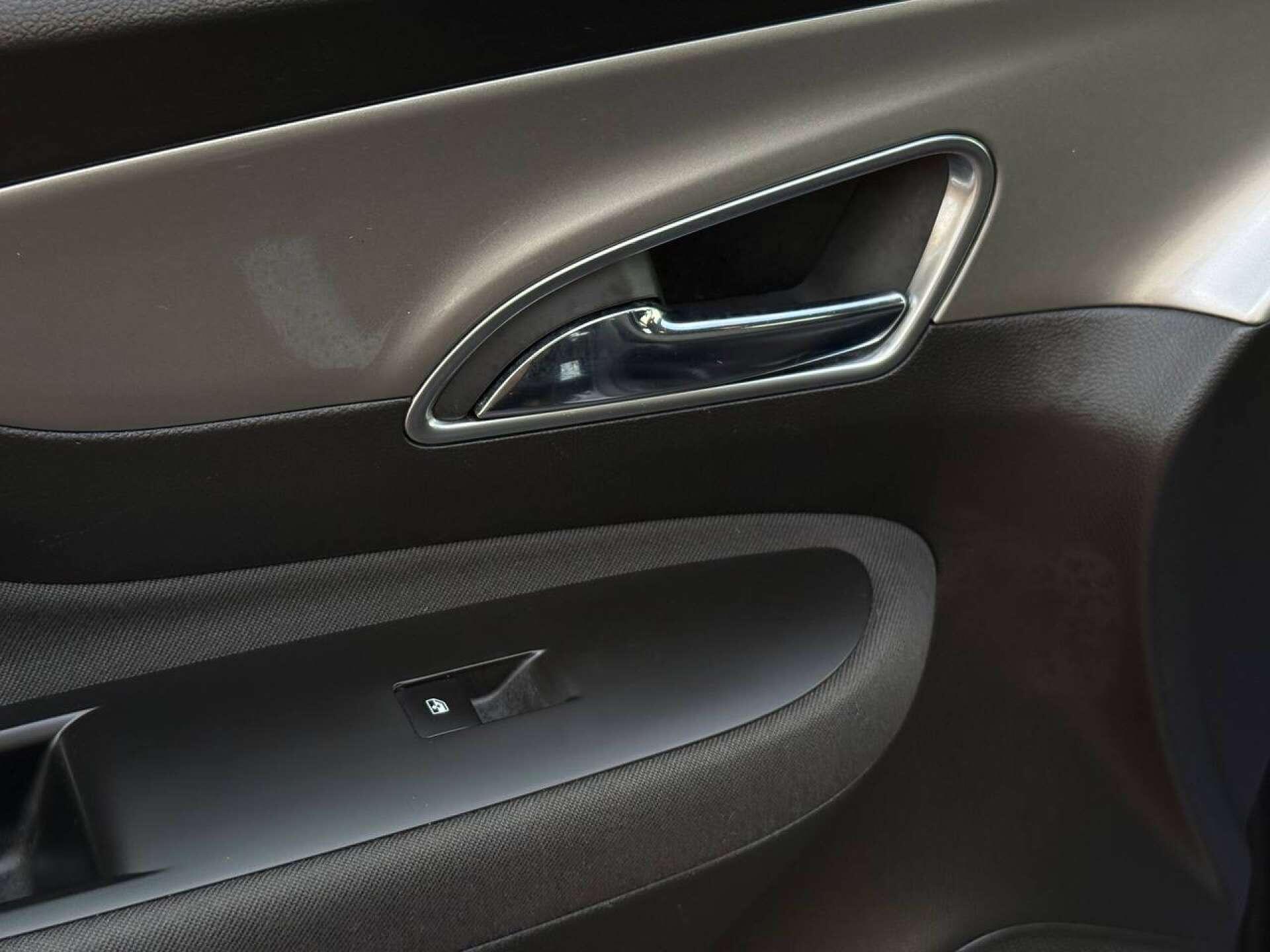 Vauxhall Mokka view 43