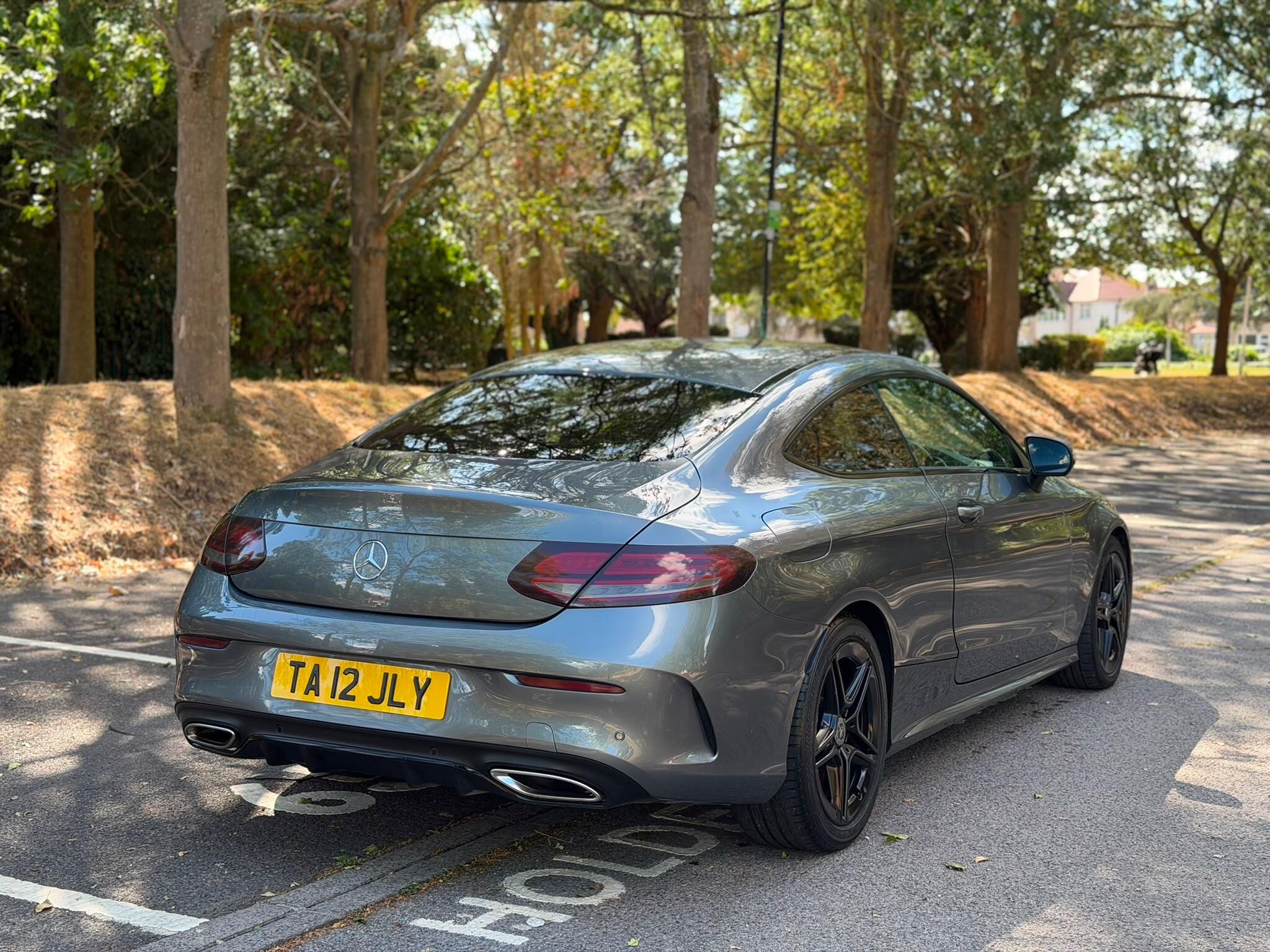 Mercedes-Benz C-Class view 4