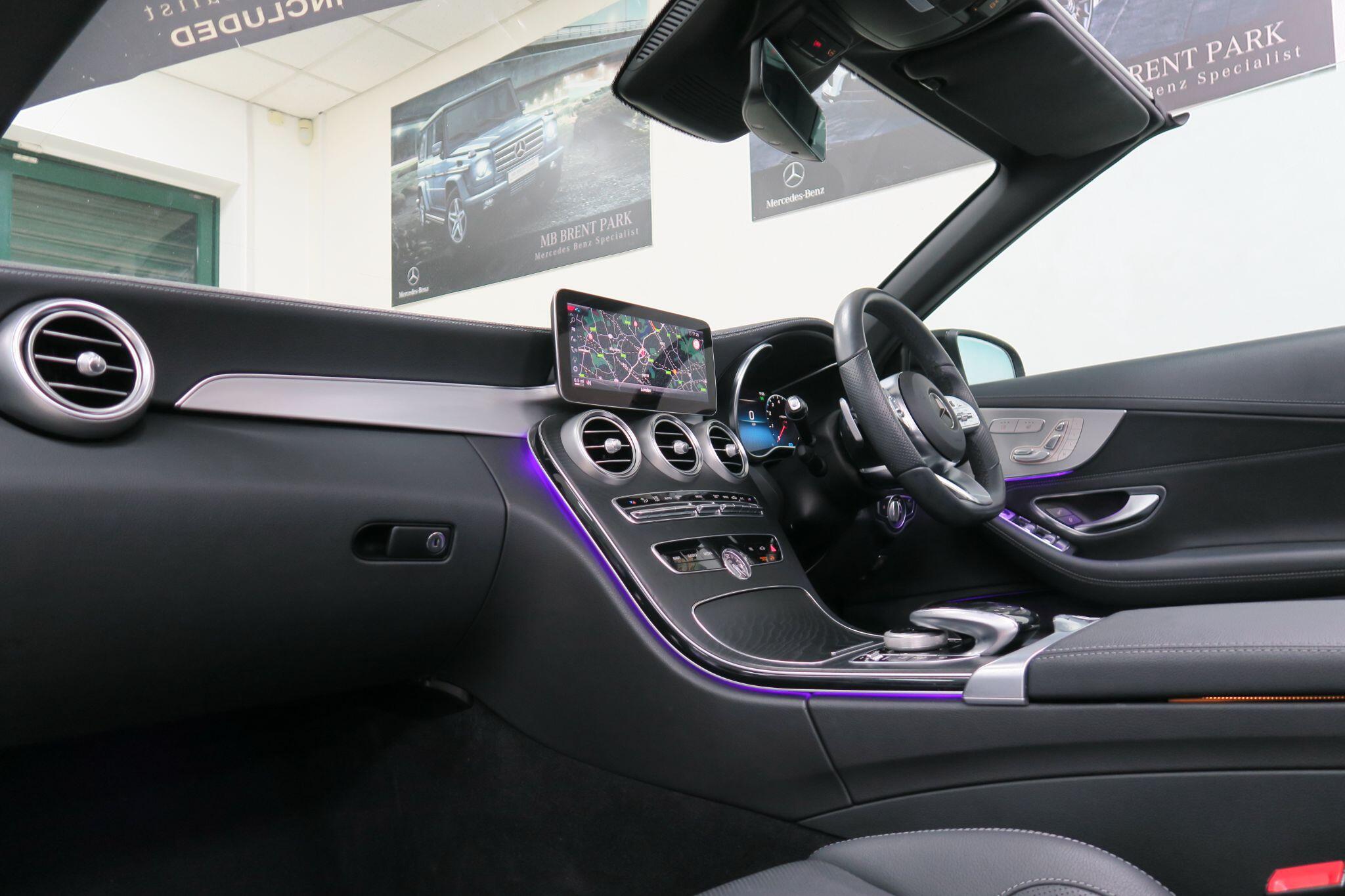 Mercedes-Benz C-Class view 9