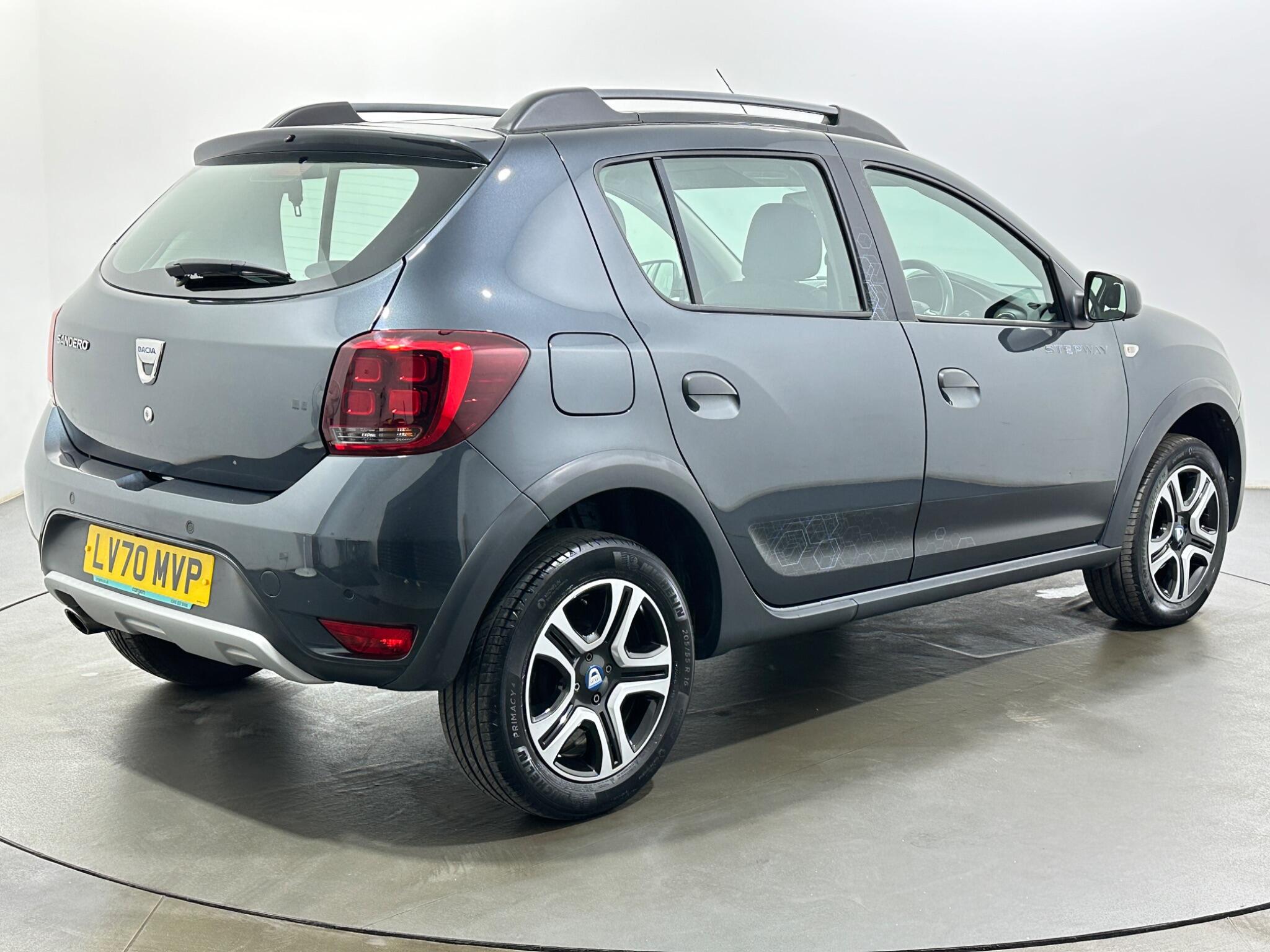 Dacia Sandero Stepway view 8