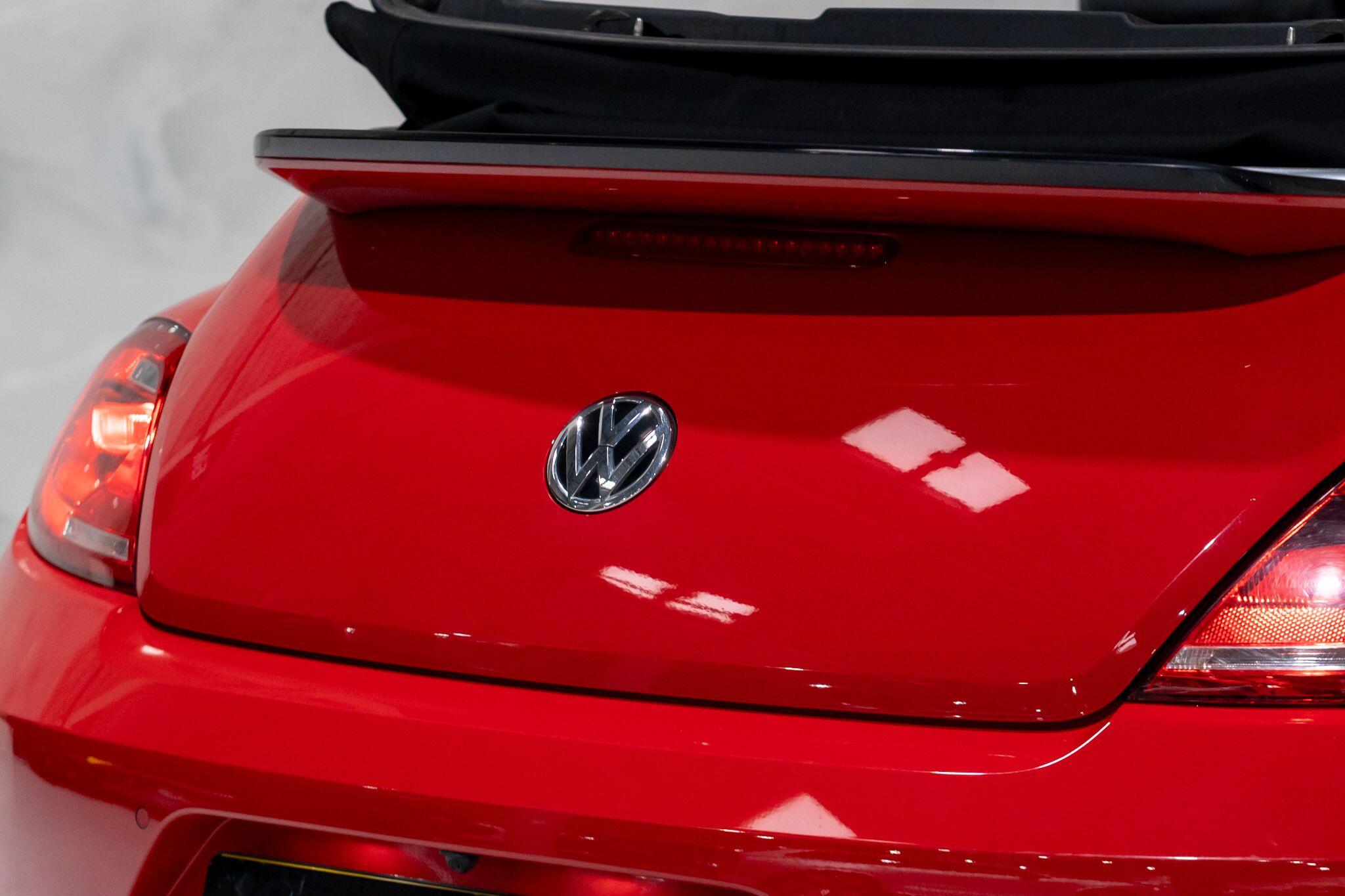 Volkswagen Beetle view 13