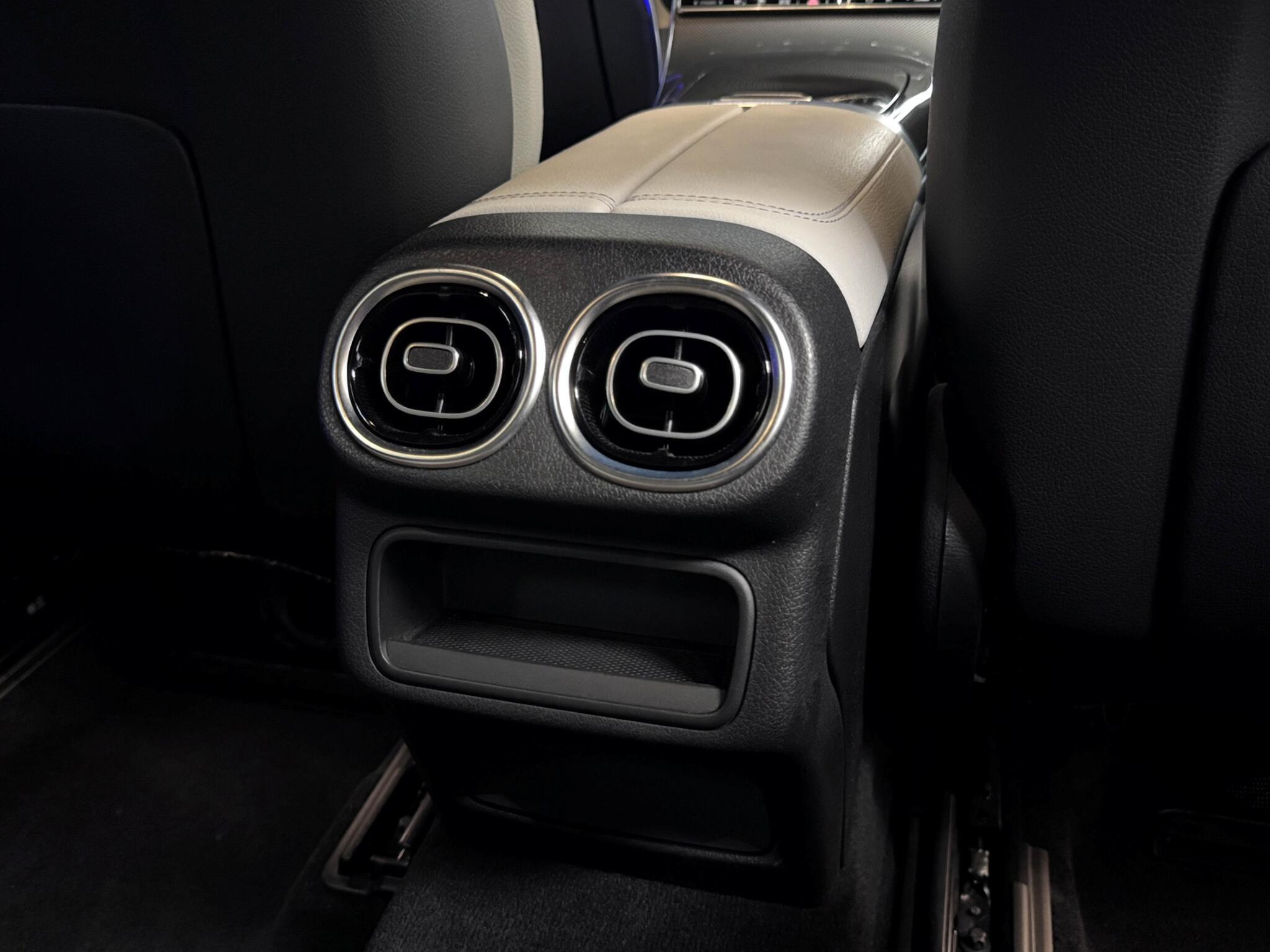 Mercedes-Benz GLC view 19