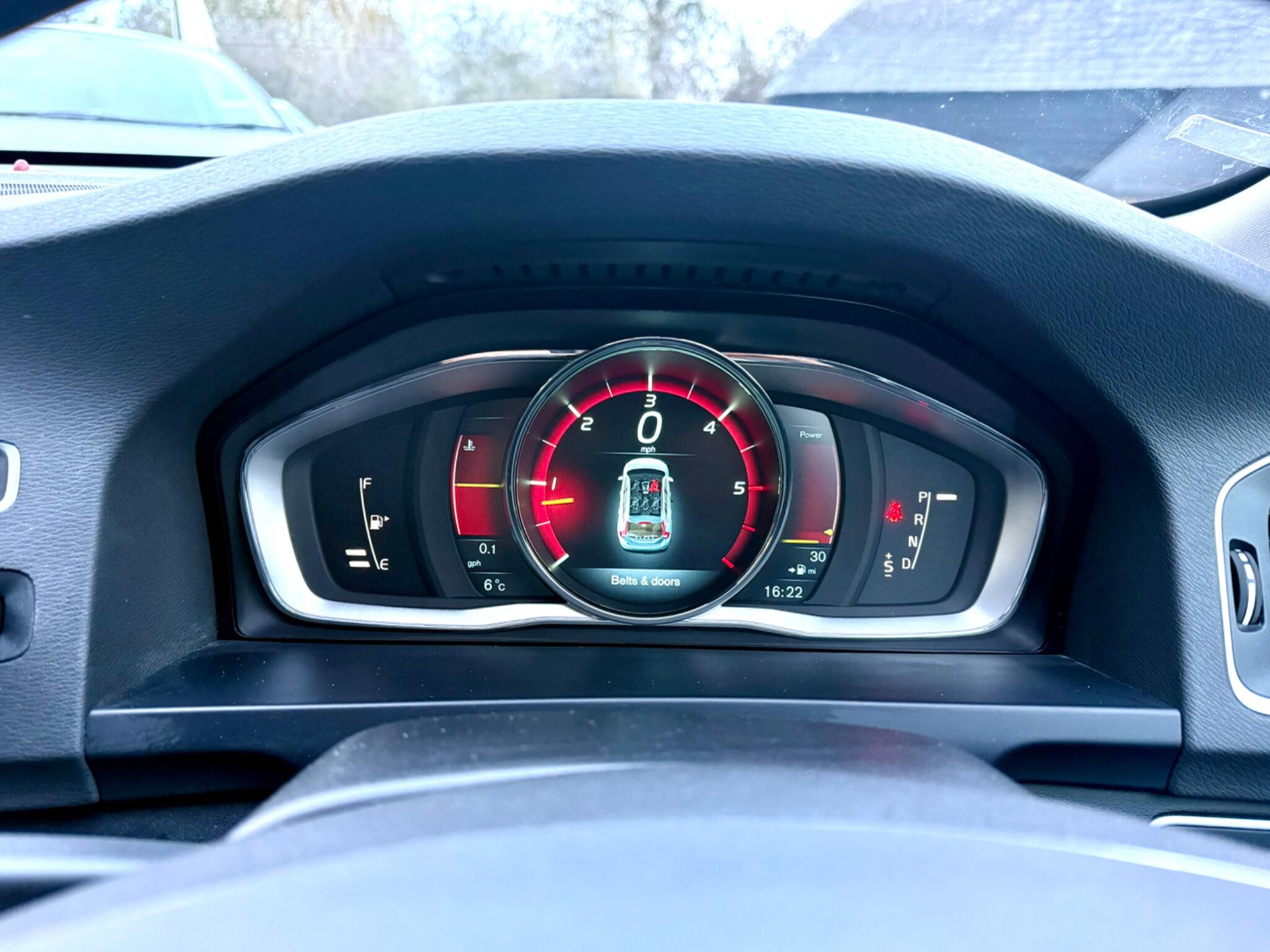 2014 Volvo V60 2.0 D3 SE Lux Nav Geartronic Euro 5 (s/s) 5dr • 81,071 miles image 19