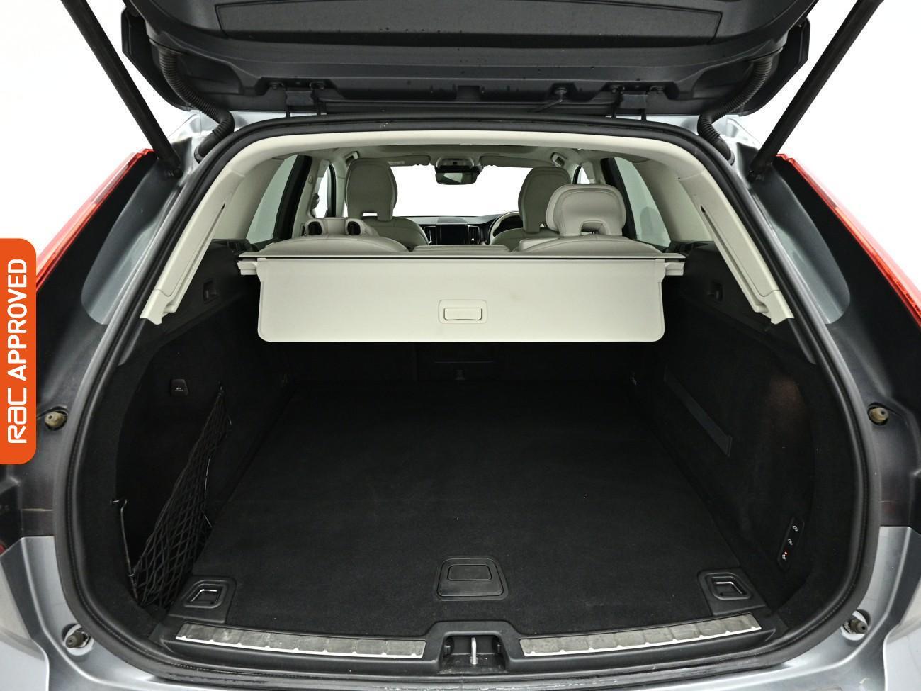 Volvo XC60 view 14