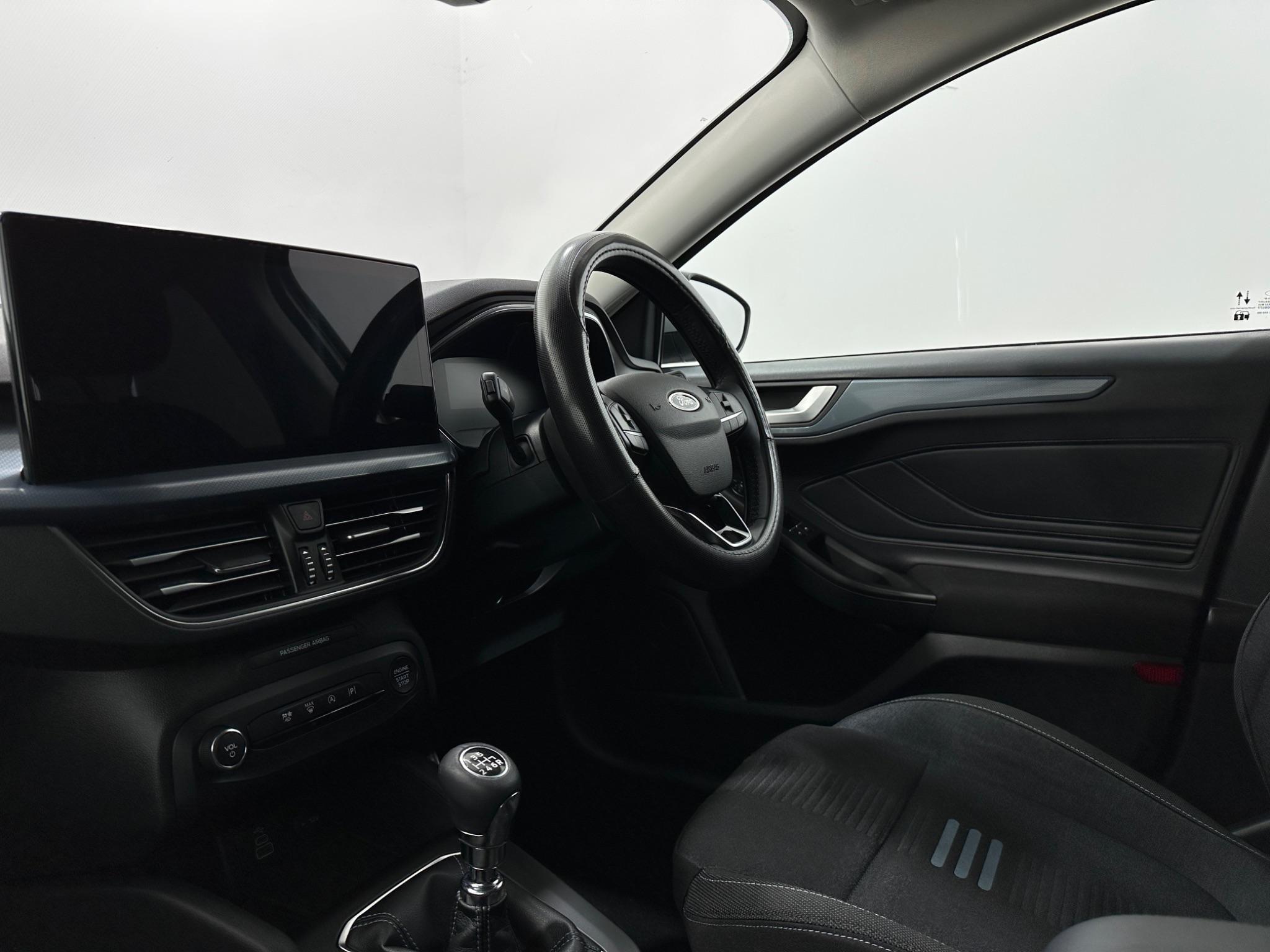 Ford Focus view 29