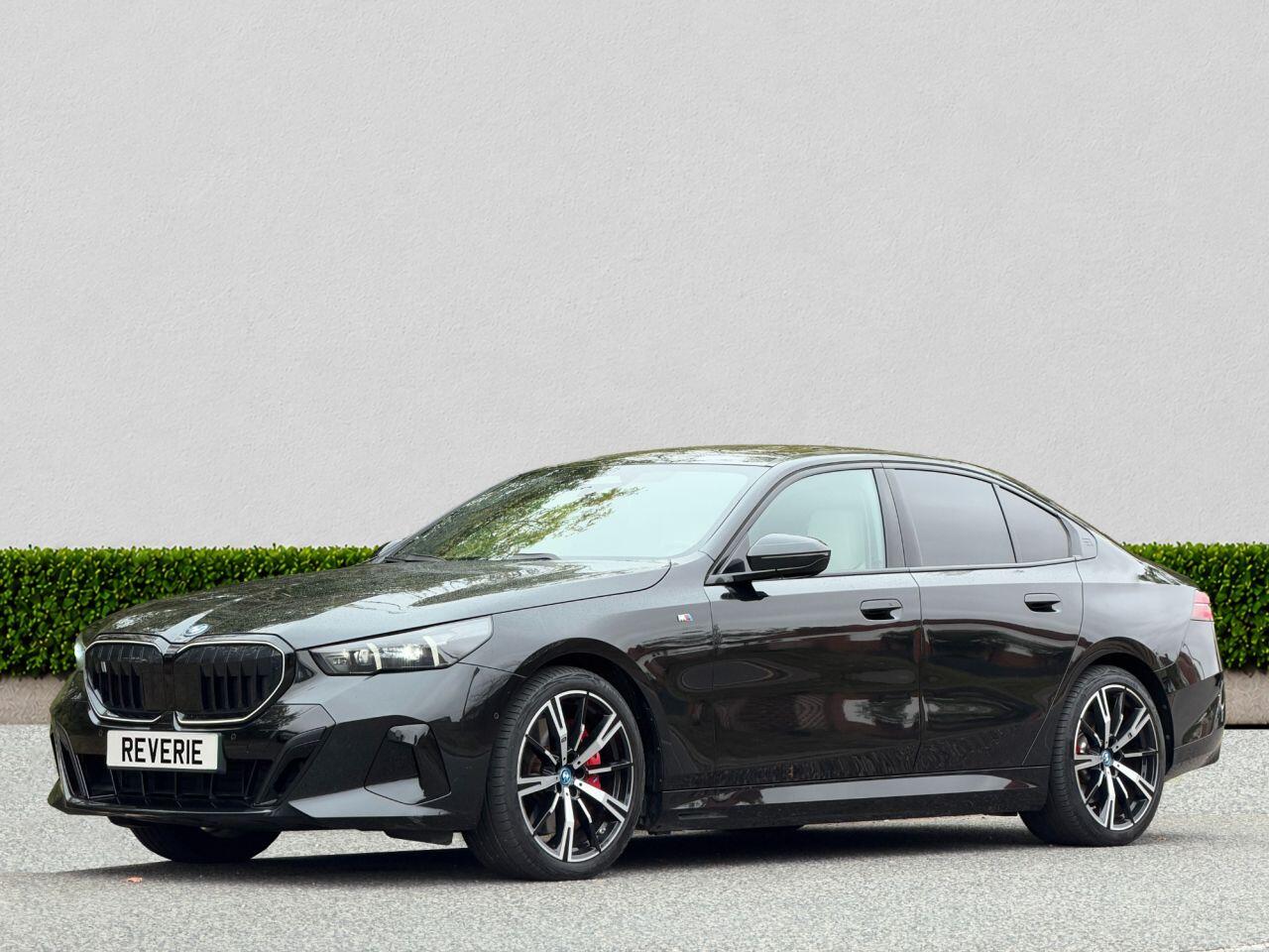 BMW i5 view 4