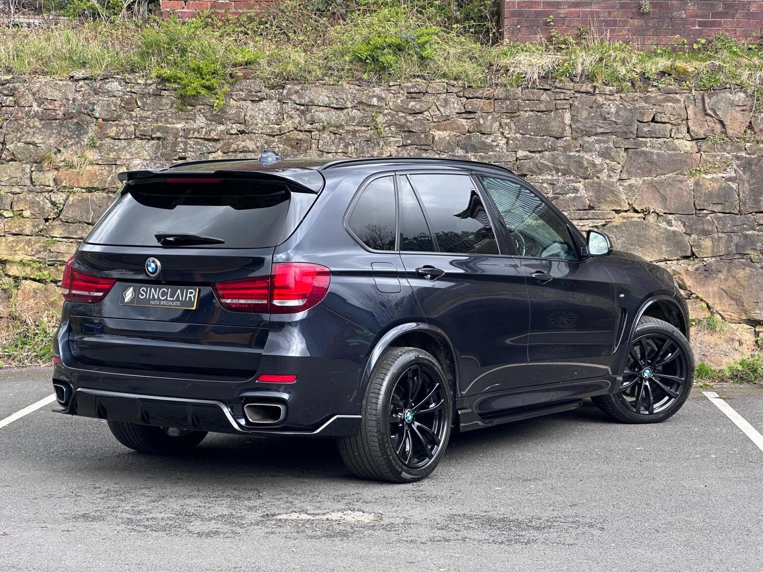 BMW X5 view 8