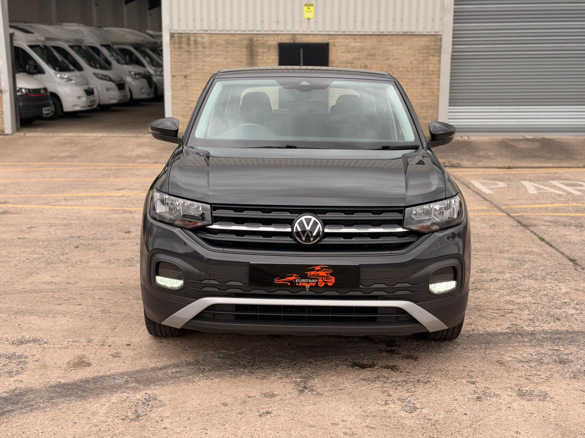 Volkswagen T-Cross view 9