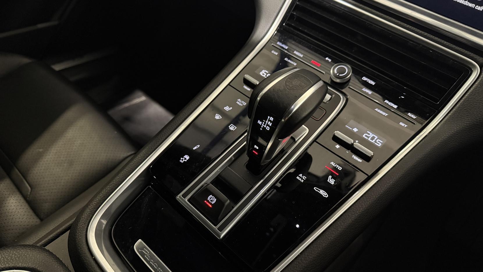 Porsche Panamera view 16