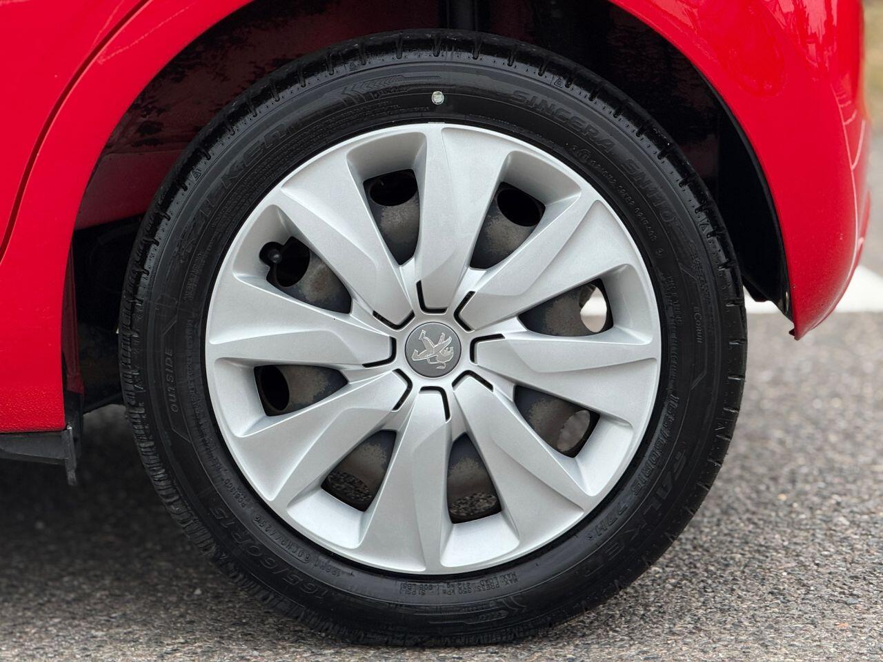 Peugeot 108 view 34