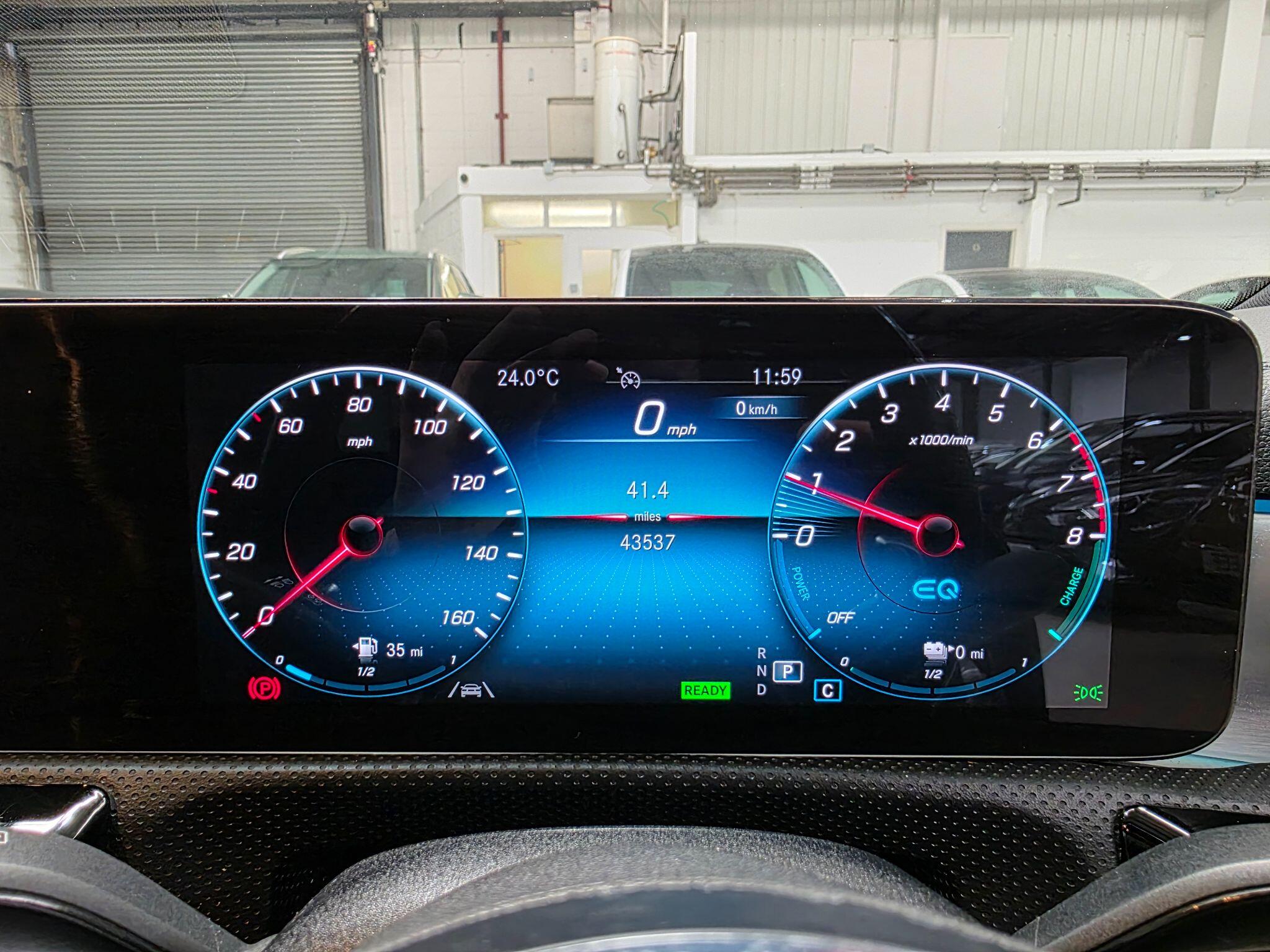 Mercedes-Benz Cla view 13