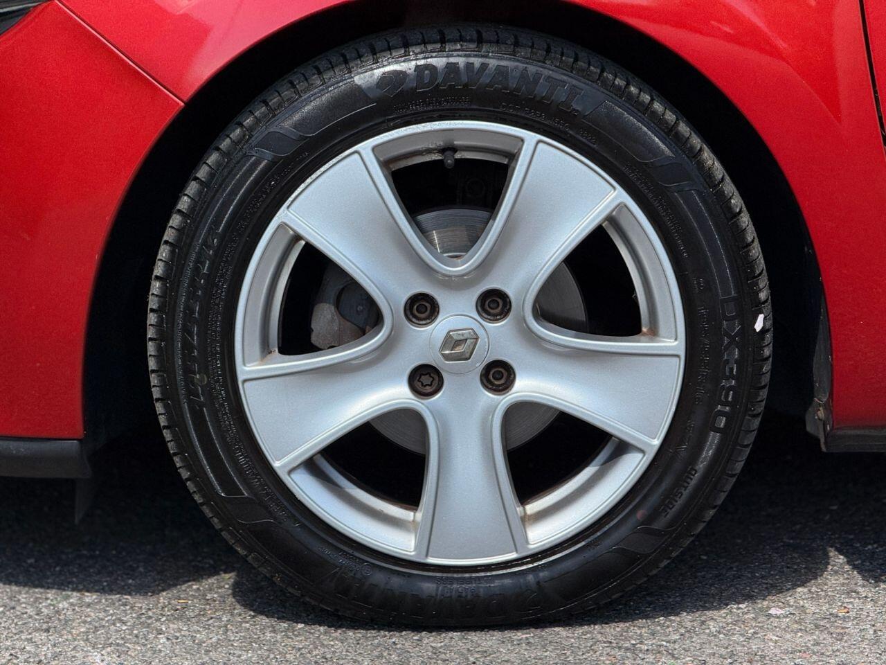 Renault Clio view 40