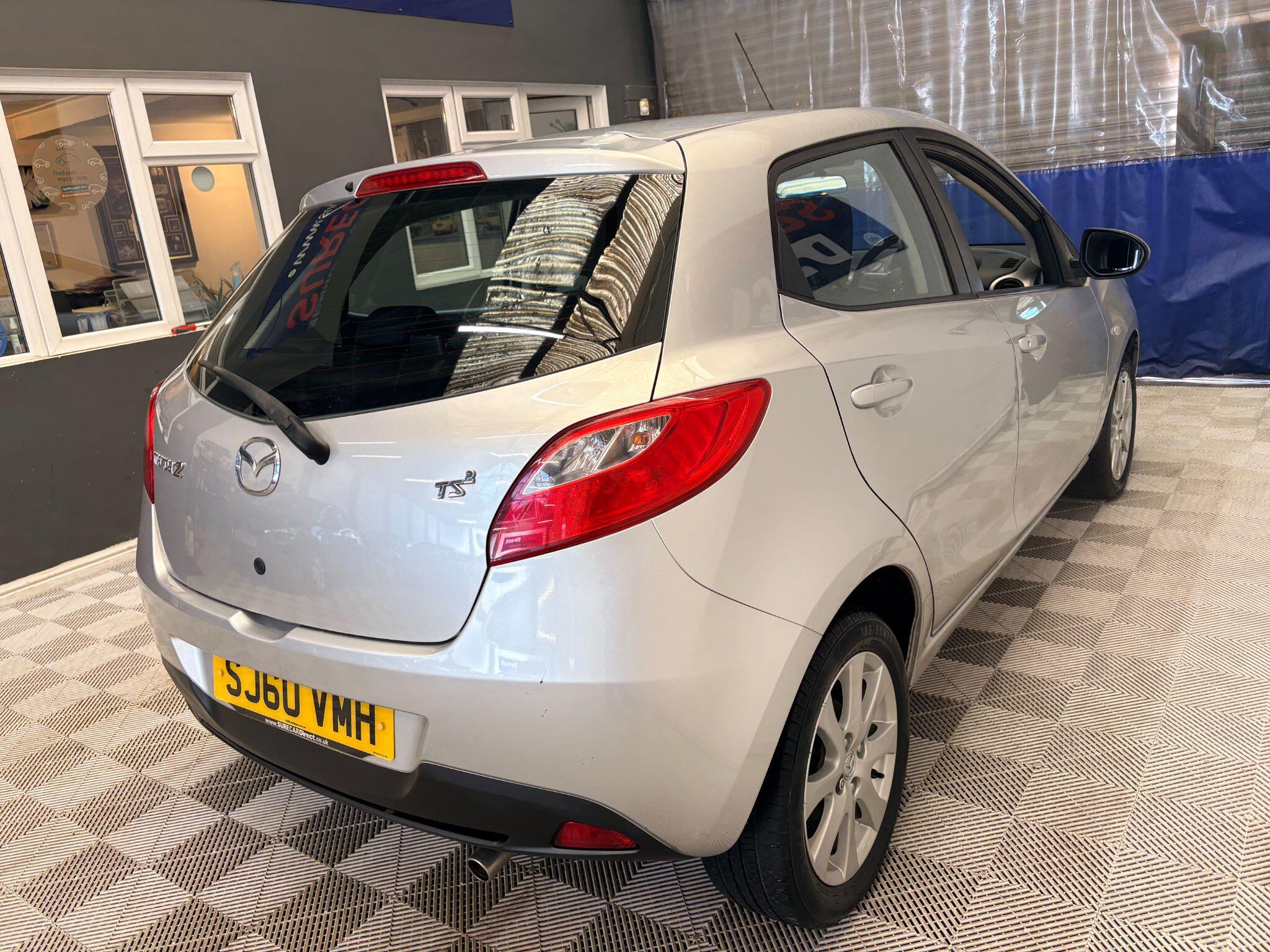Mazda Mazda2 view 3