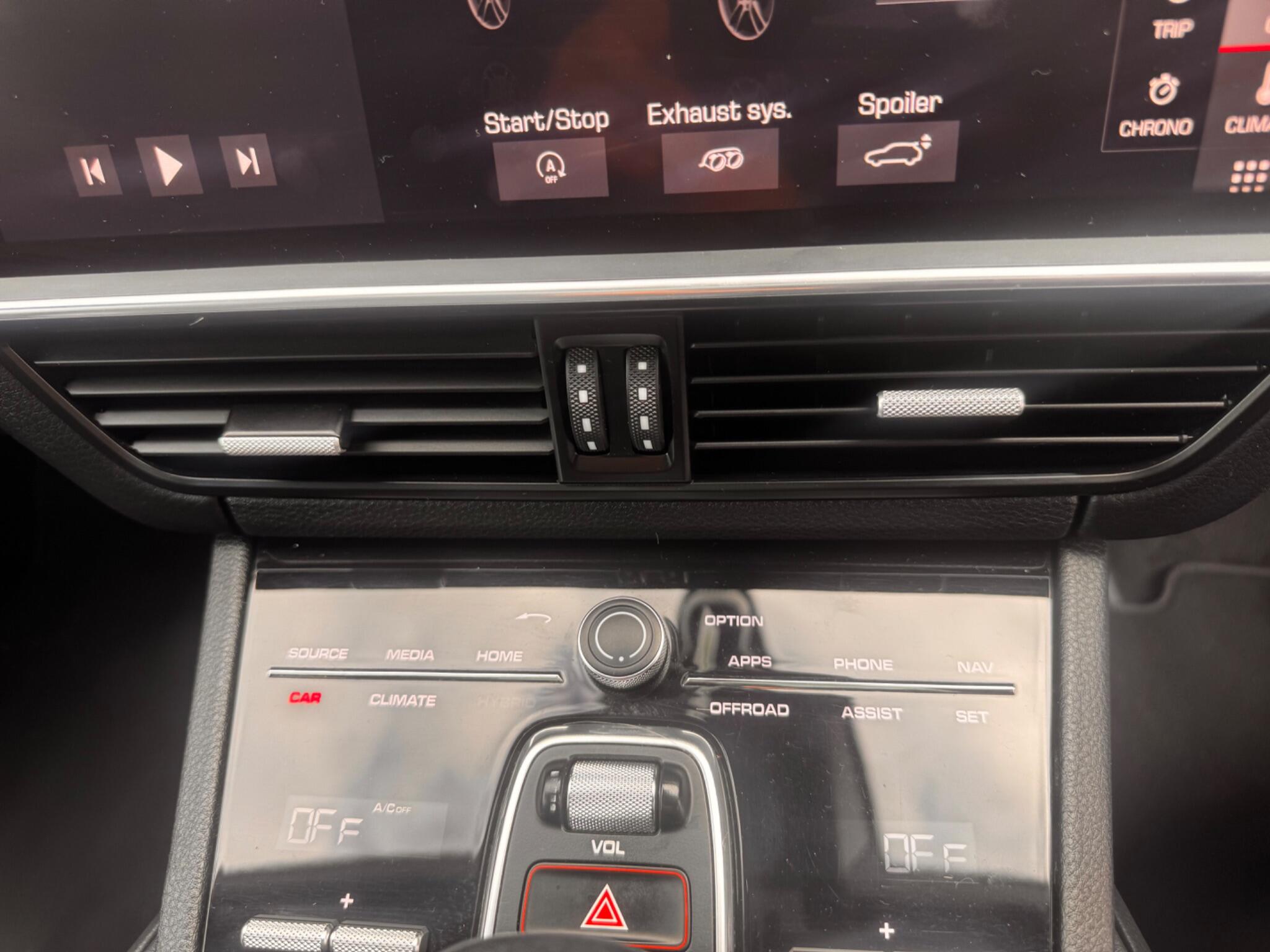 Porsche Cayenne view 45