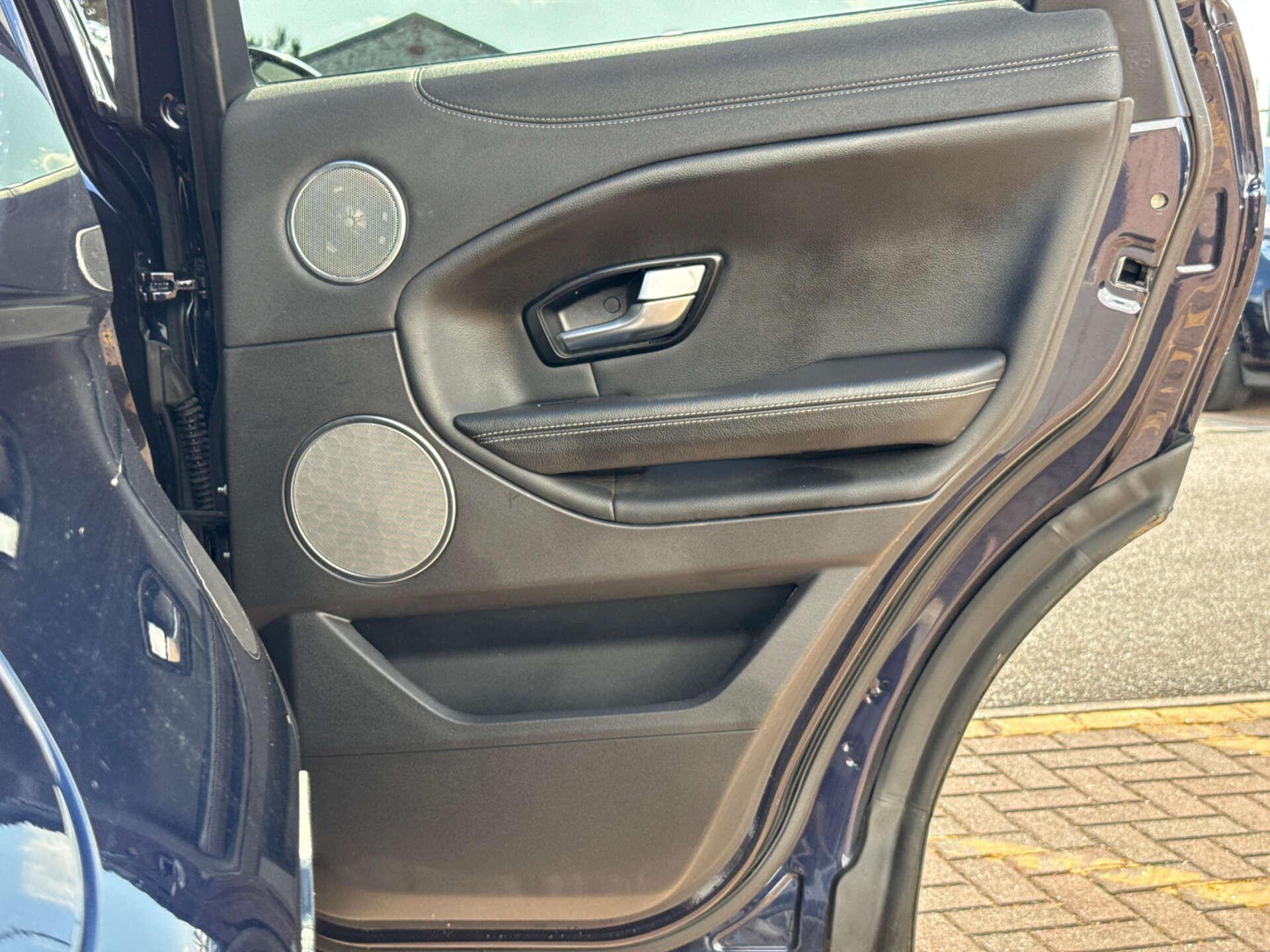 Land Rover Range Rover Evoque view 39