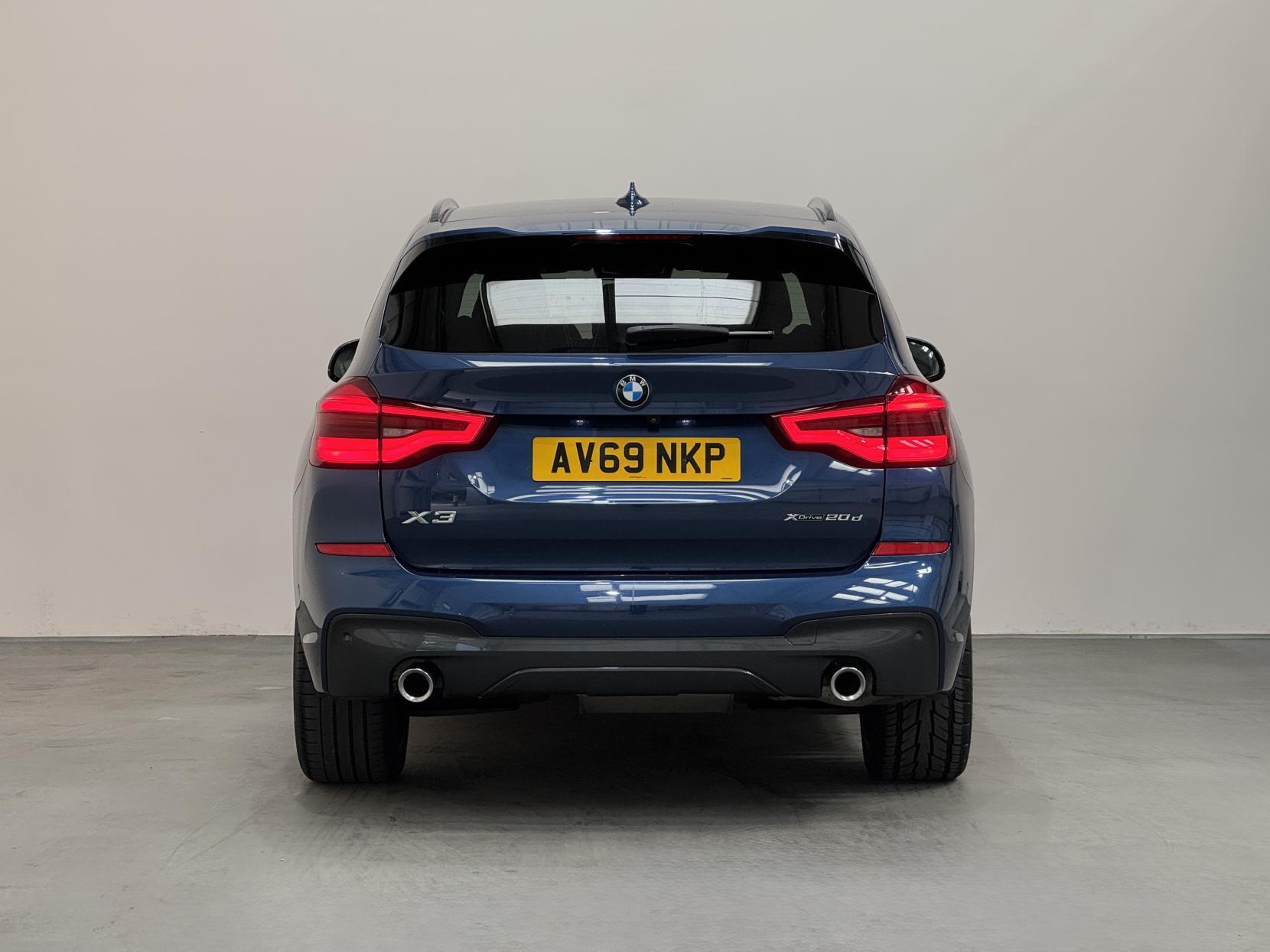 BMW X3 view 8