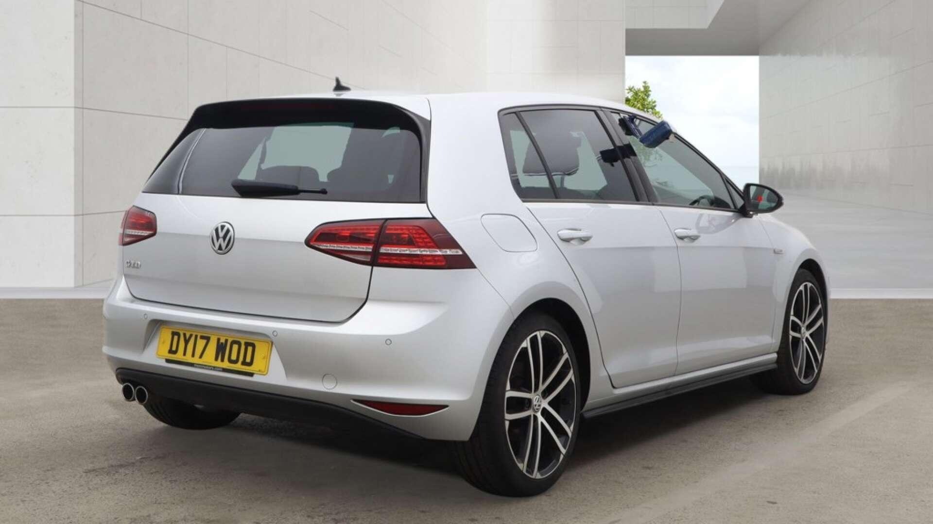 Volkswagen Golf view 9