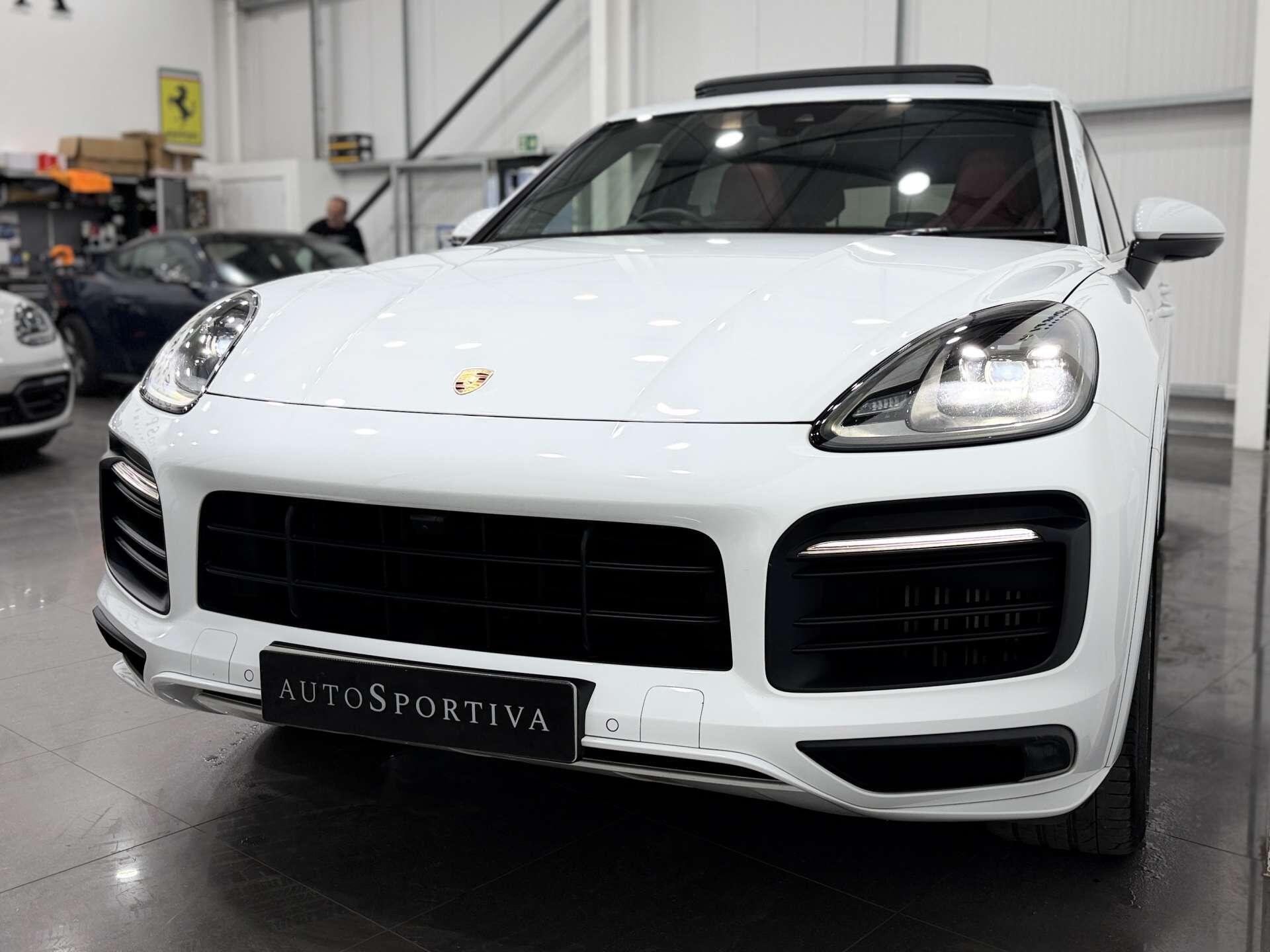 Porsche Cayenne view 9