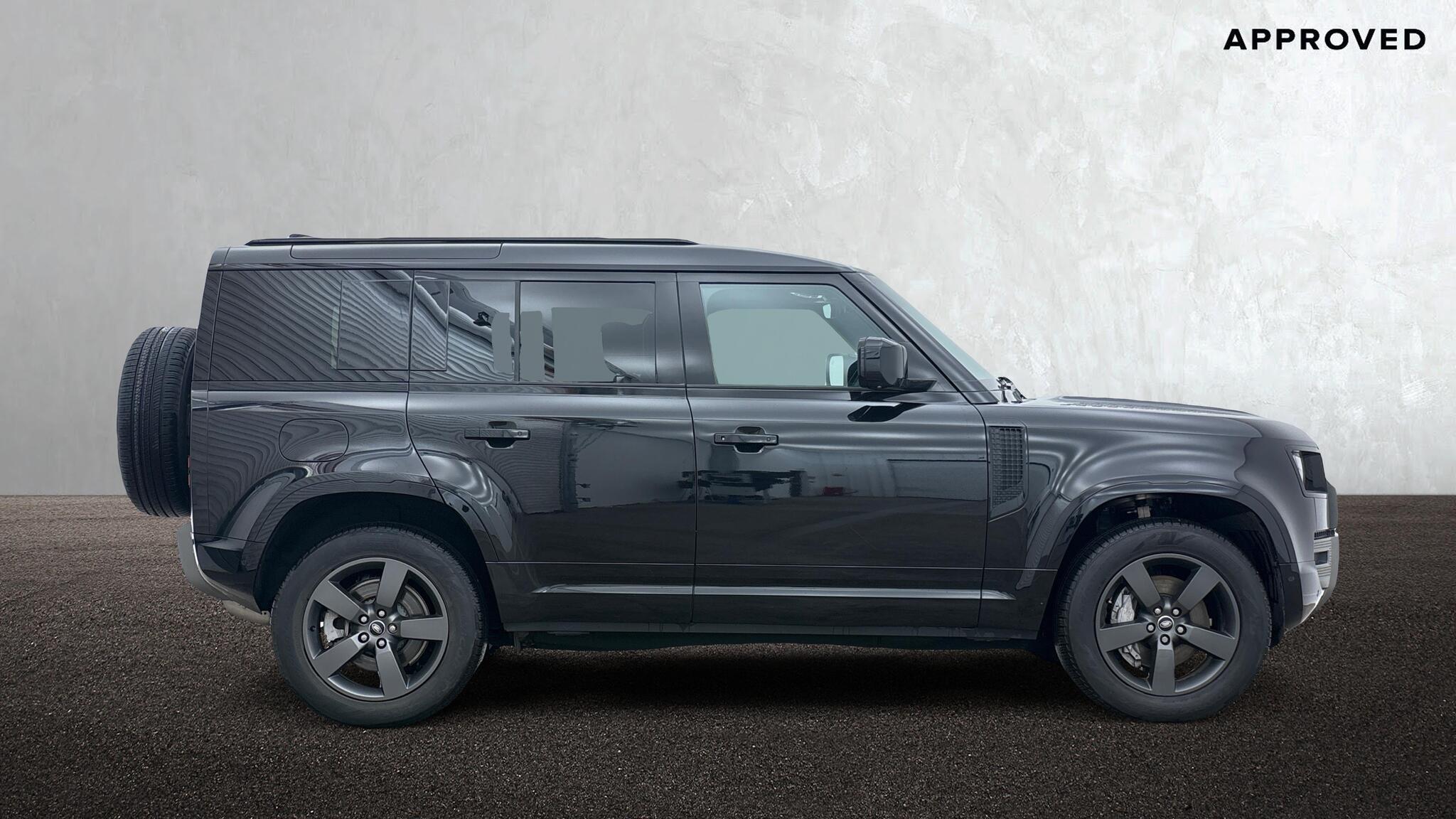 Land Rover Defender view 5