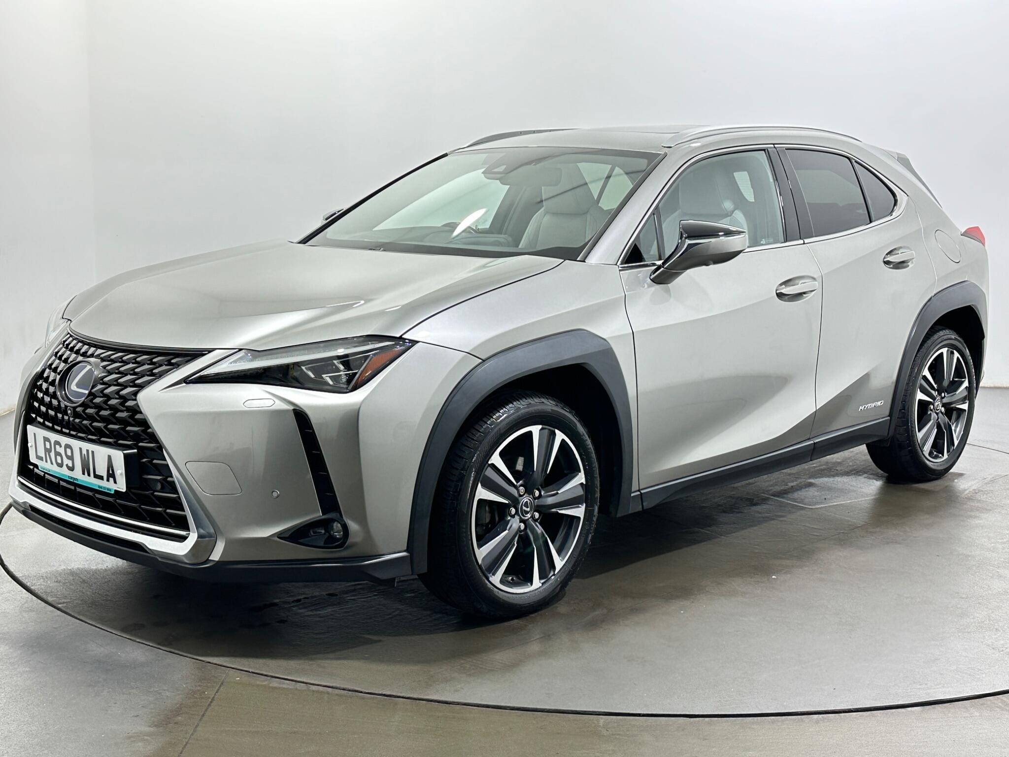 Lexus UX view 4