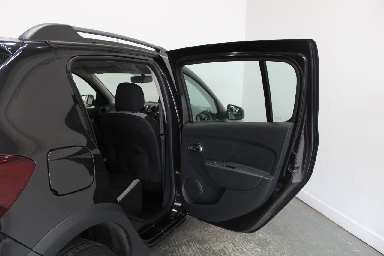Dacia Sandero view 25