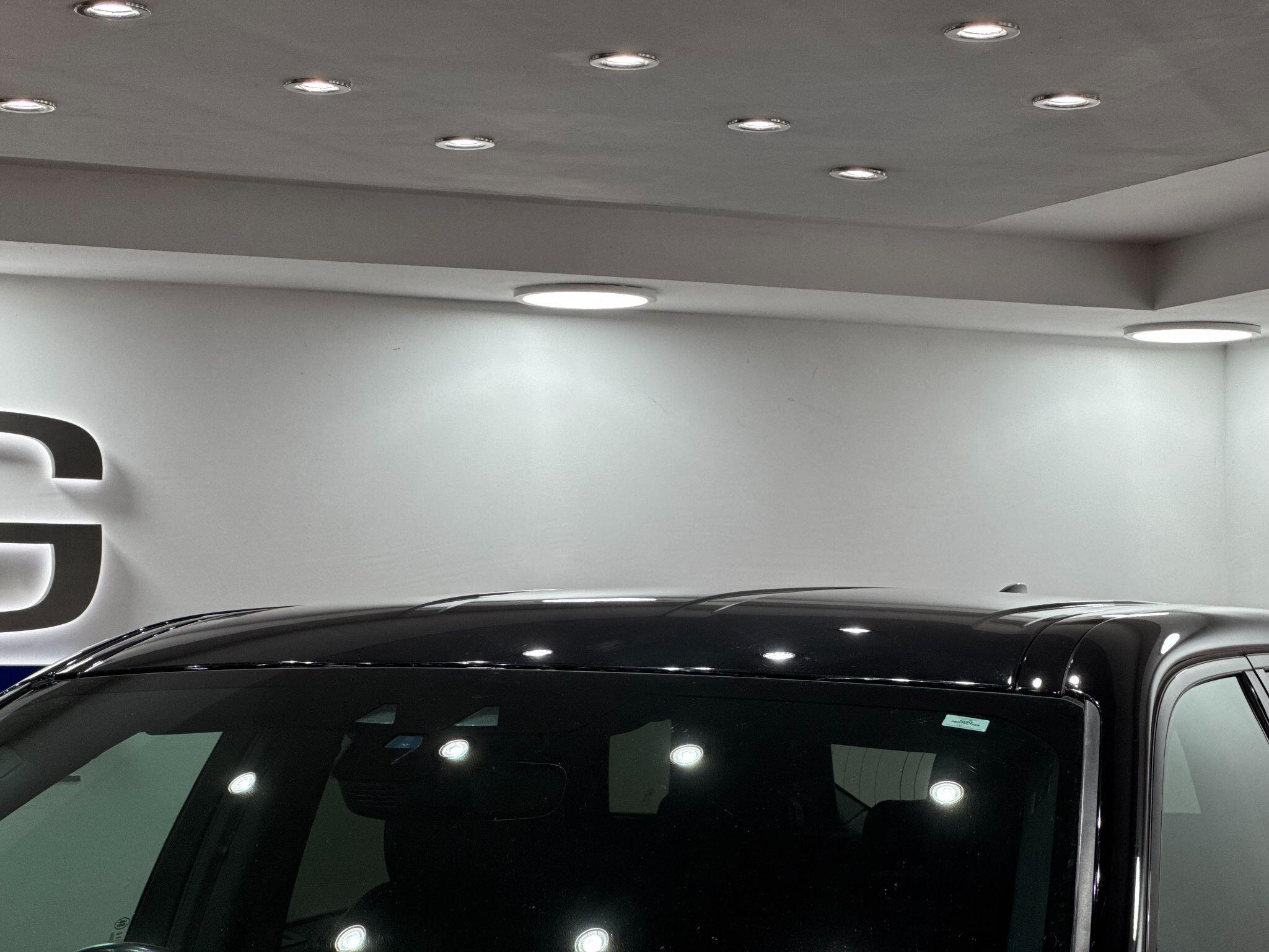 Land Rover Discovery Sport view 12