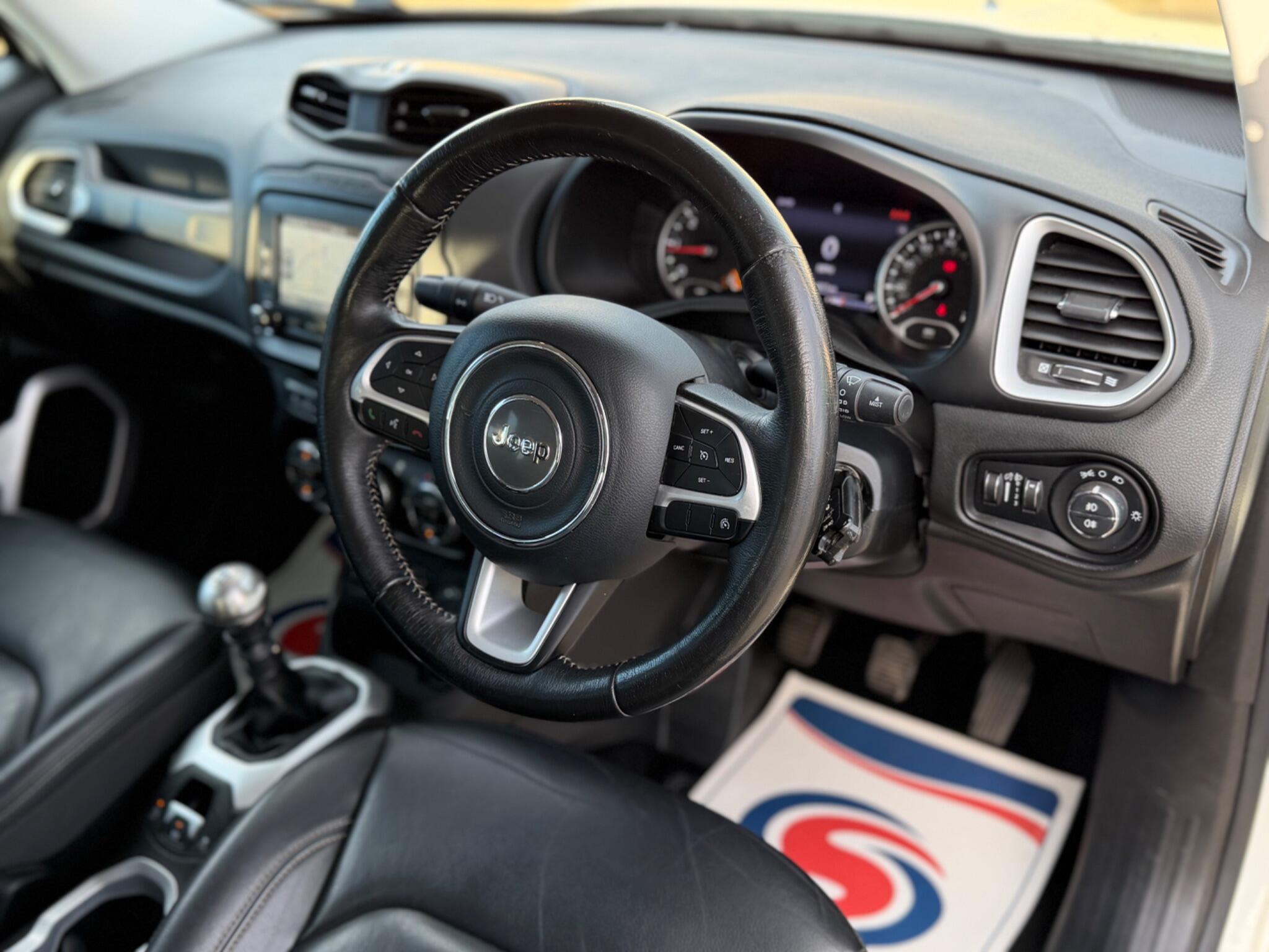 Jeep Renegade view 13