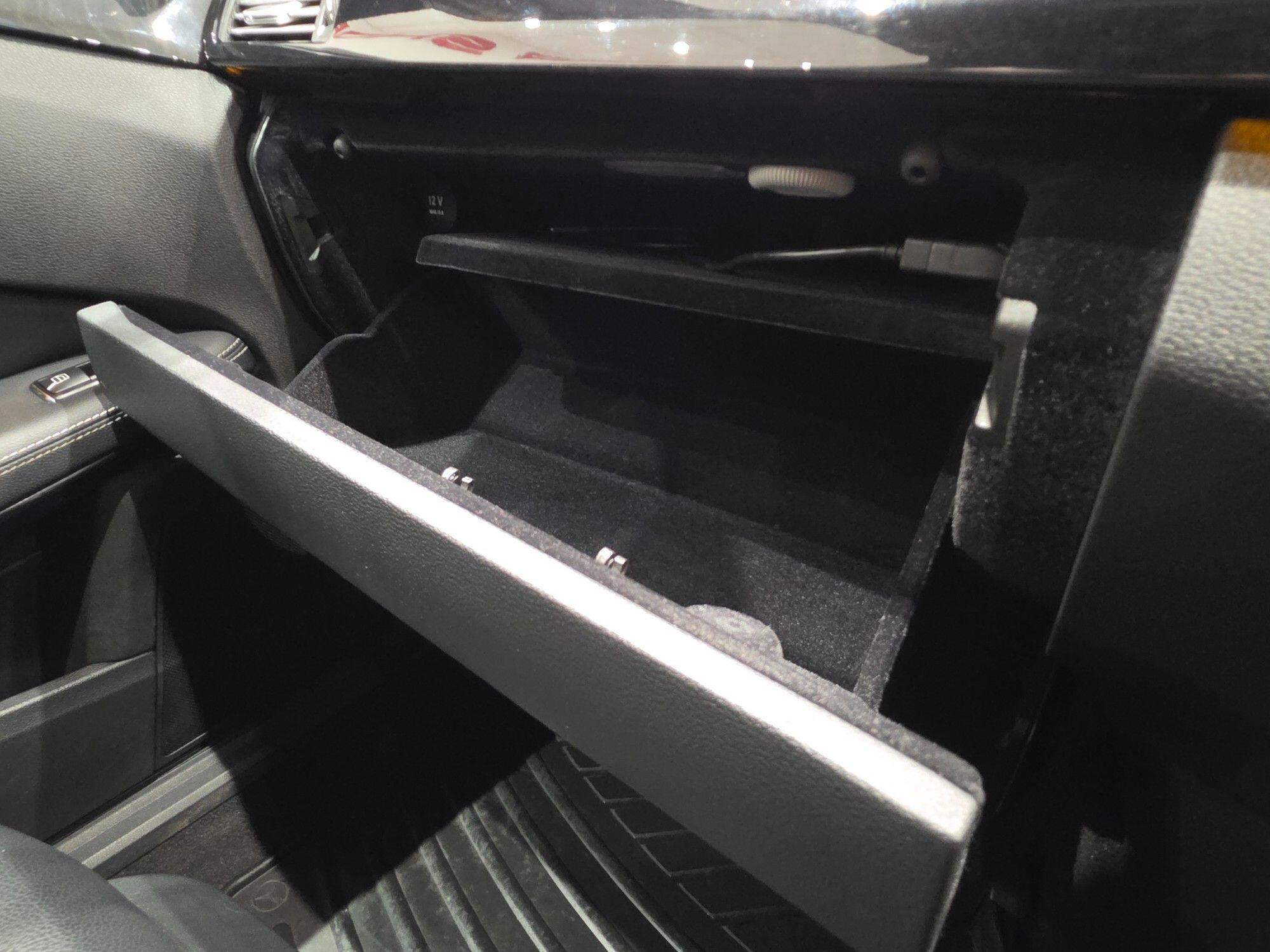 Mercedes-Benz E-Class view 91