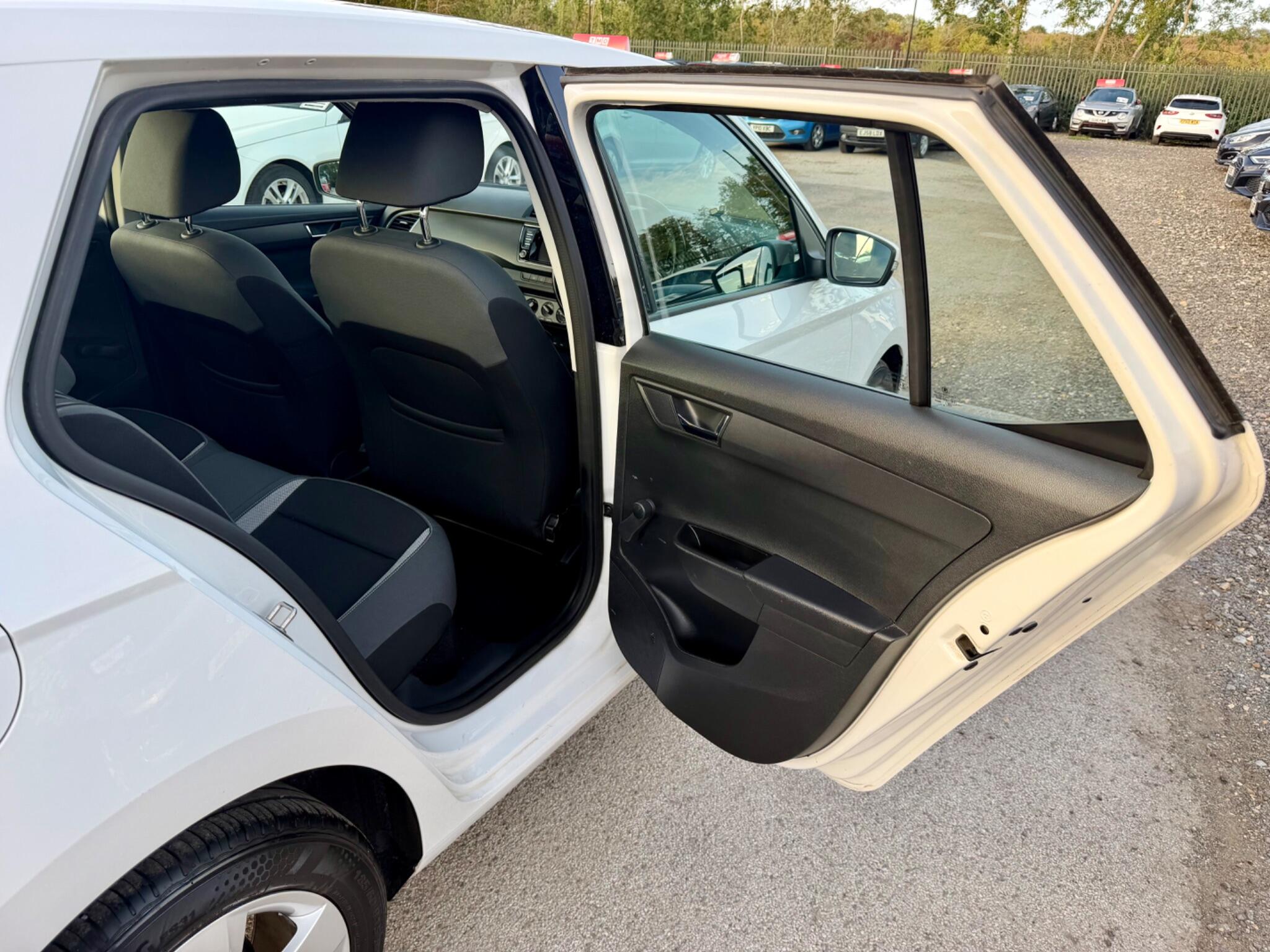 Skoda Fabia view 56
