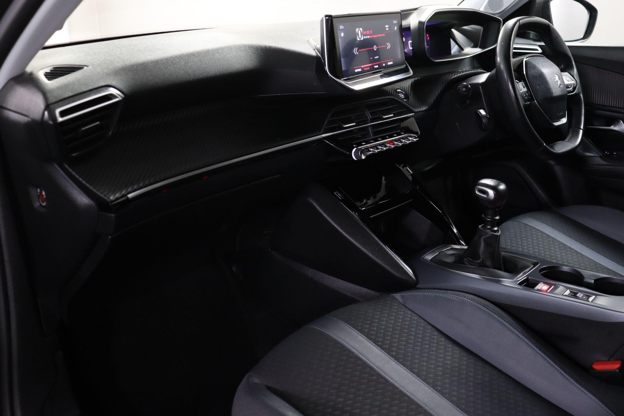 Peugeot 2008 view 34