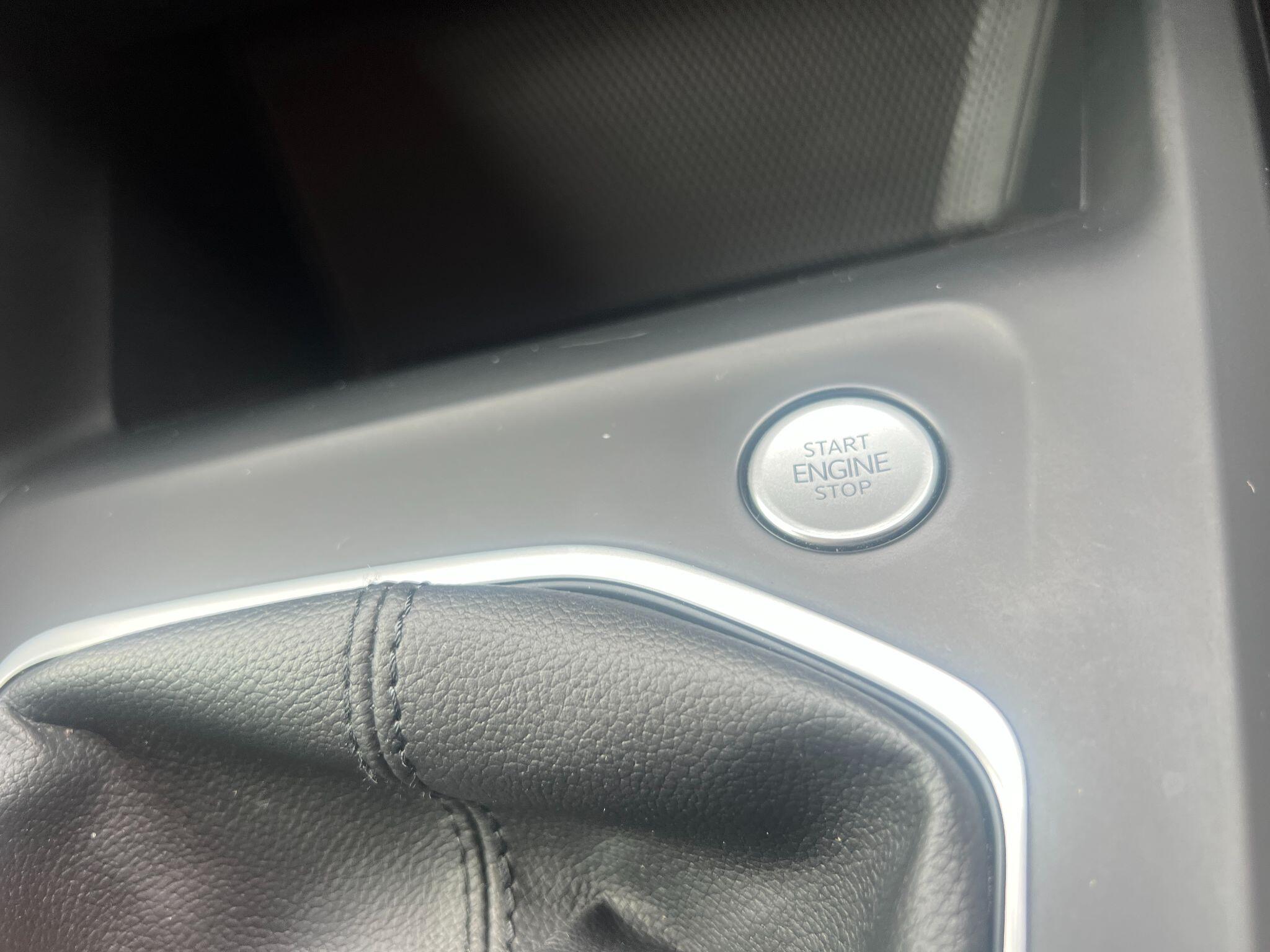 Volkswagen Golf view 18