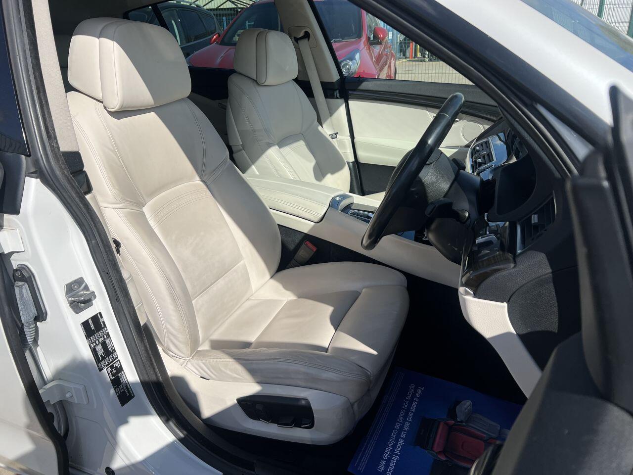 BMW 5 Series view 21