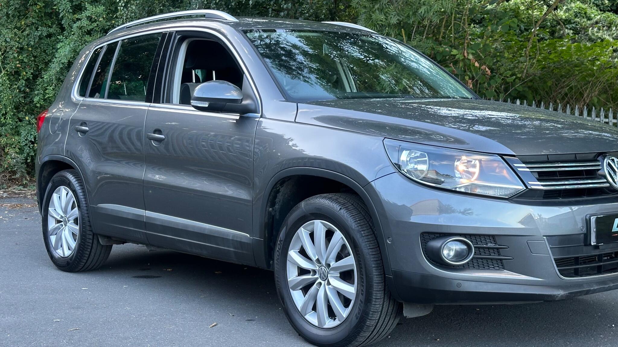 Volkswagen Tiguan view 6