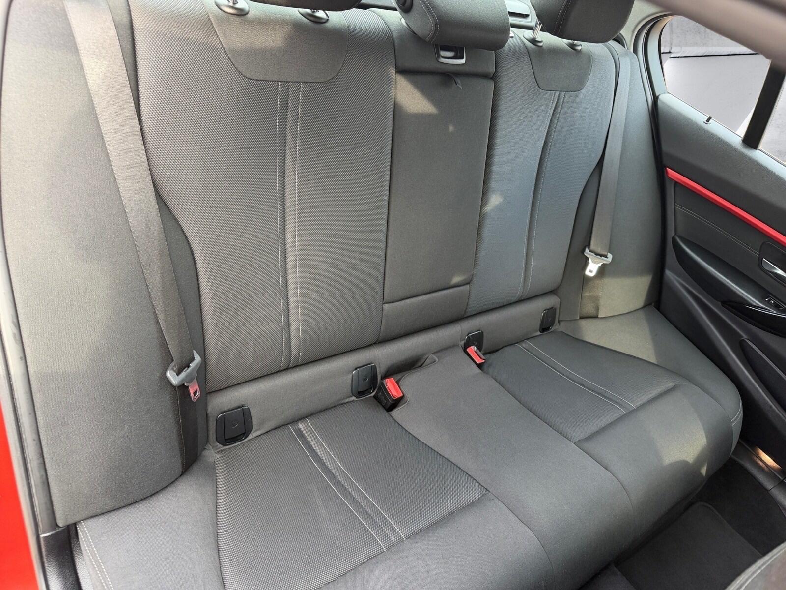 BMW 3 Series view 10