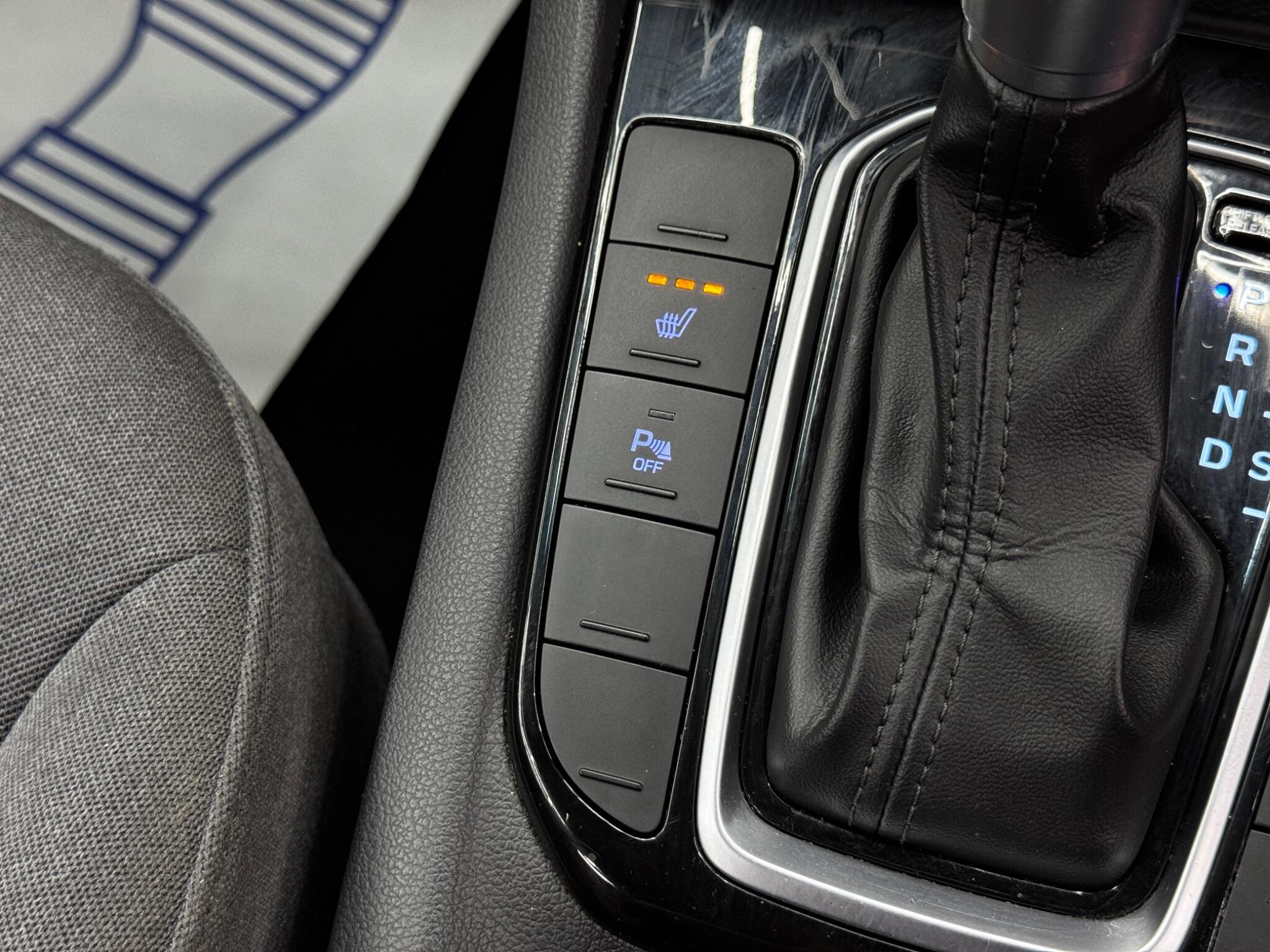 Hyundai Ioniq view 26