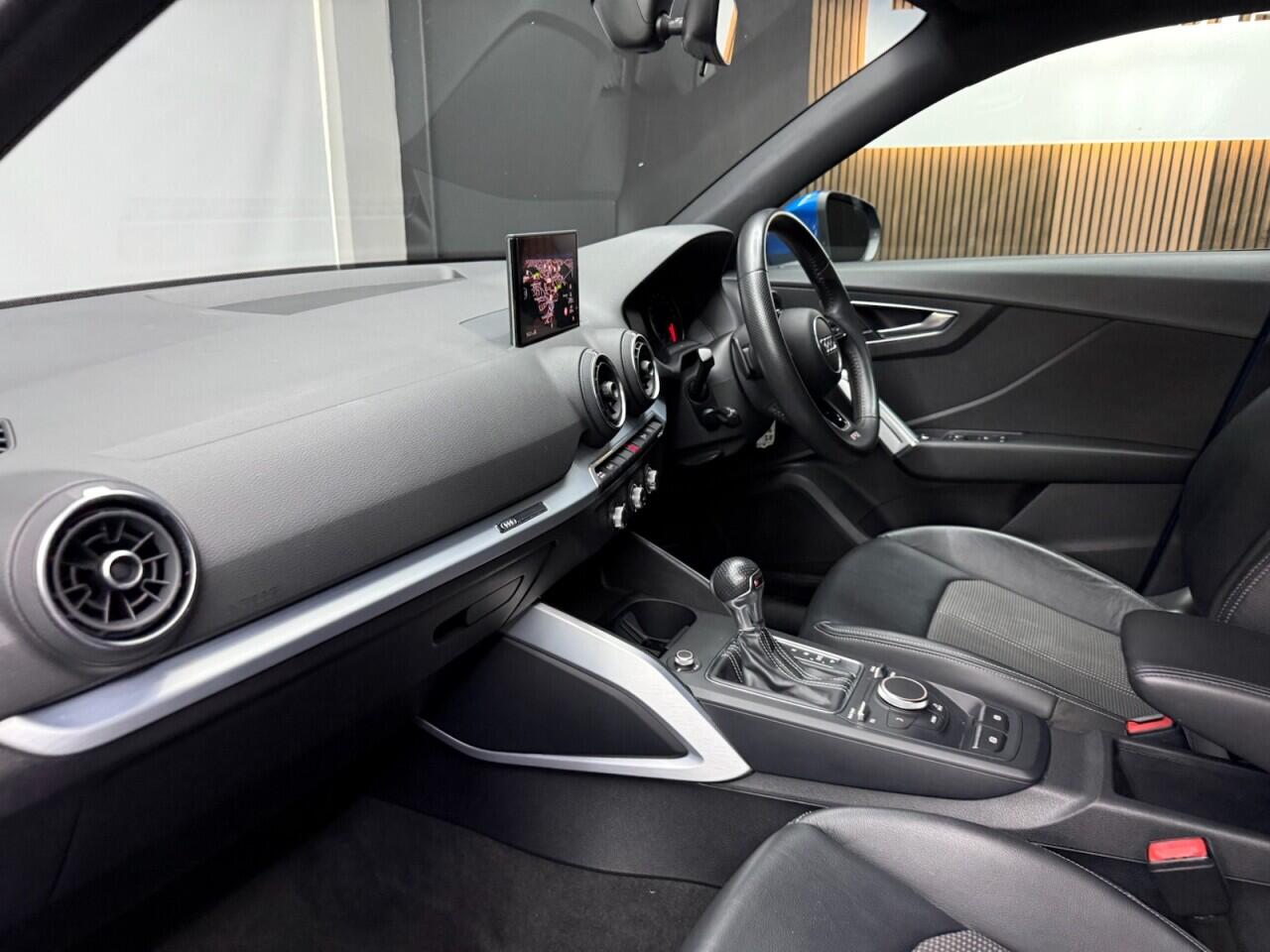 Audi Q2 view 37